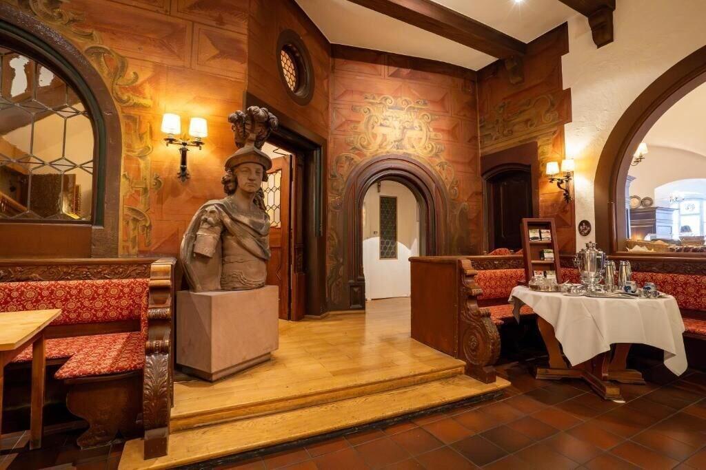 Varios Hotel zum Ritter St. Georg