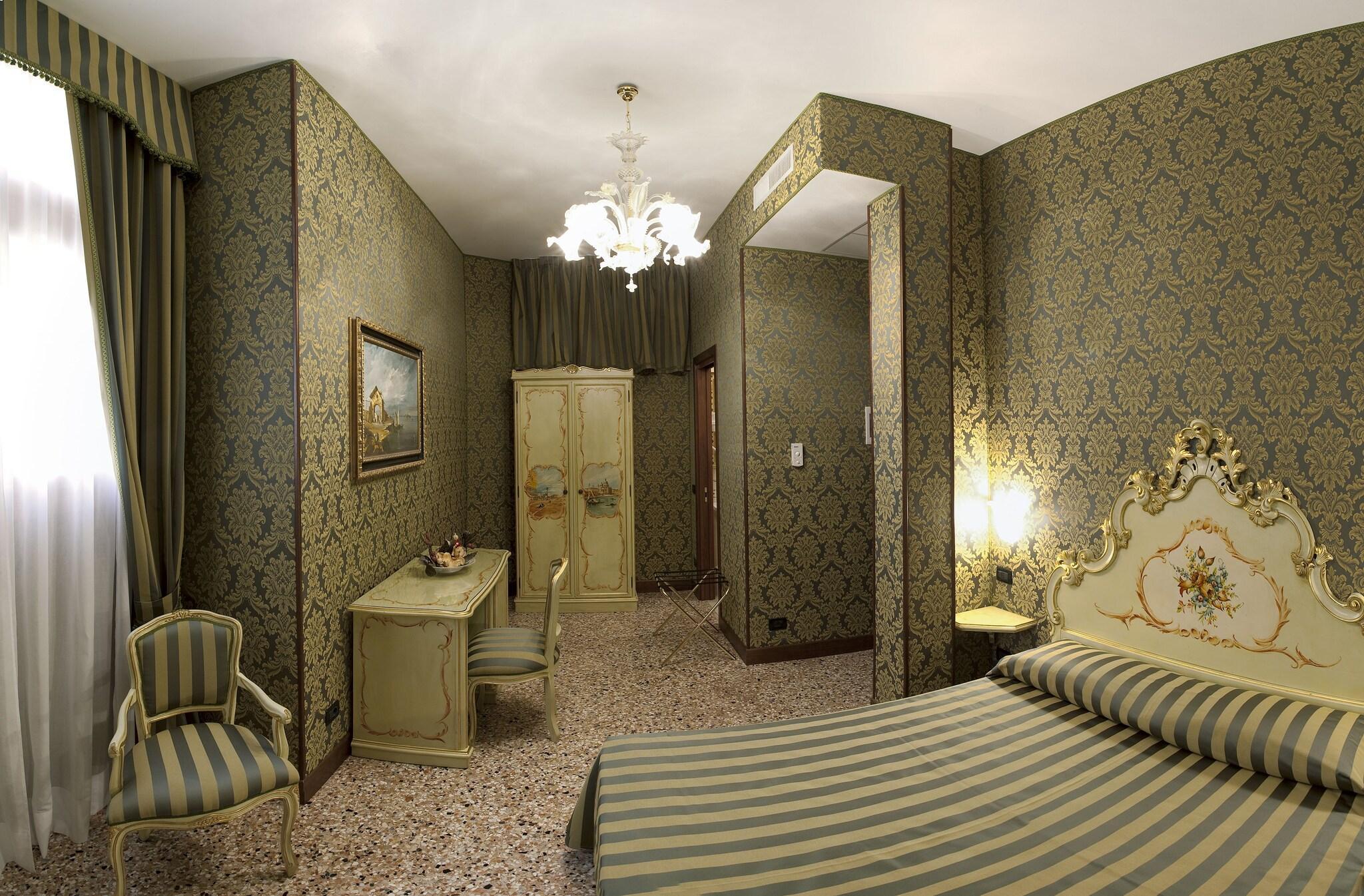 Varios Hotel Al Malcanton
