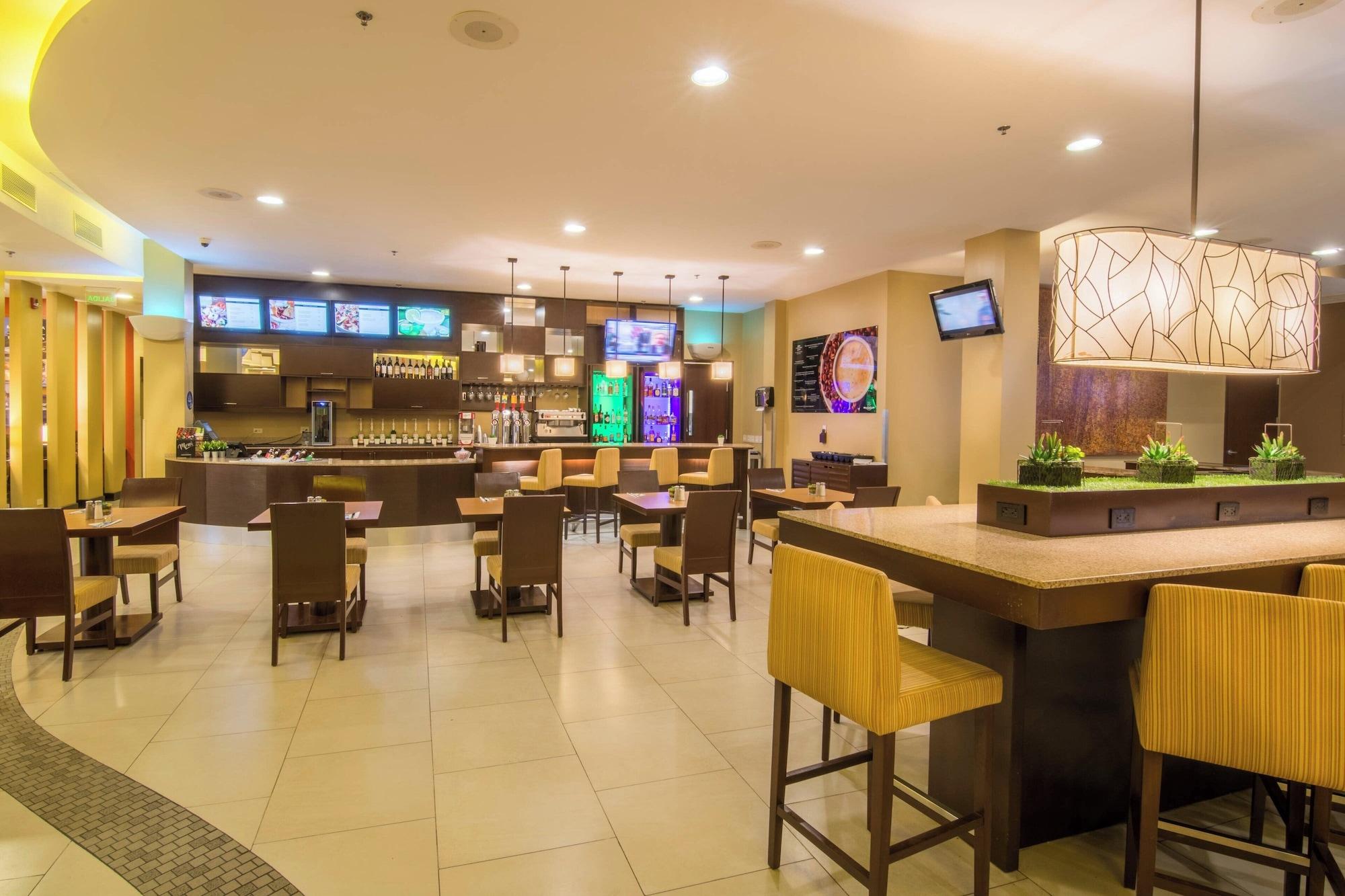 Restaurant Courtyard by Marriott San Jose Airport Alajuela