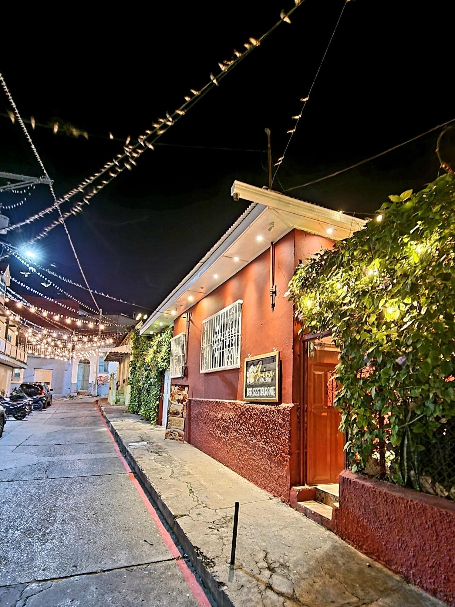 Vista Exterior AMINA  Inn