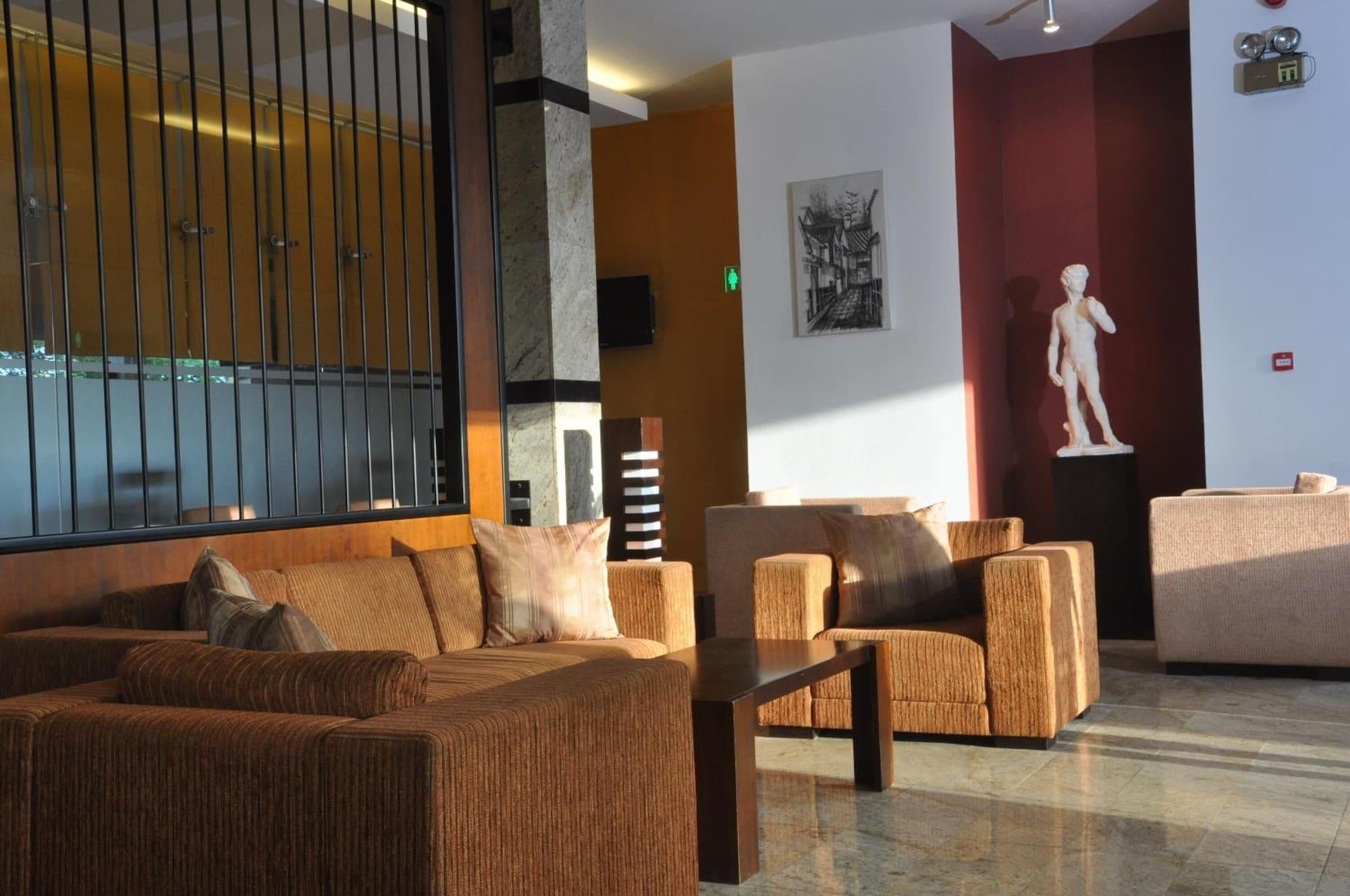 Vista Lobby Laya Beach