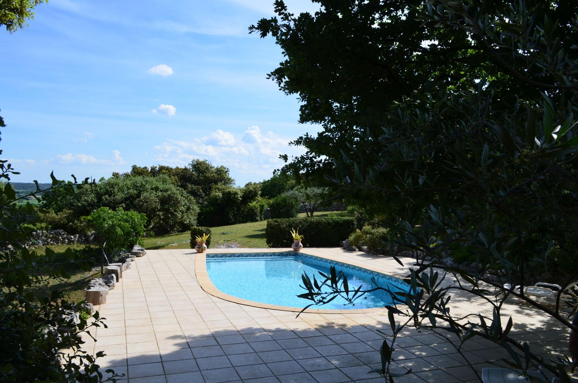 Vista Piscina Chambres d'hôtes Sous les Chênes