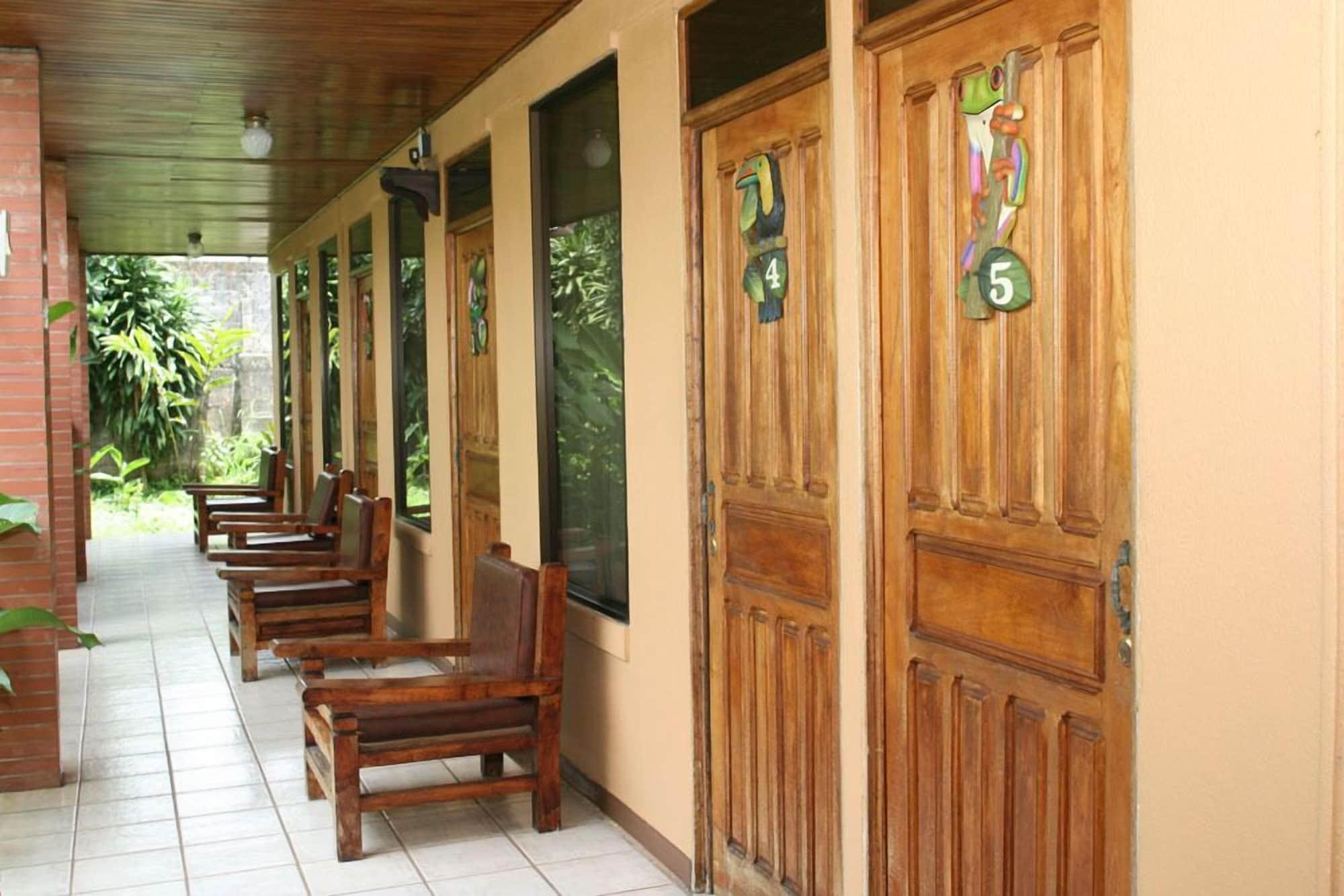 Varios Hotel Millenium