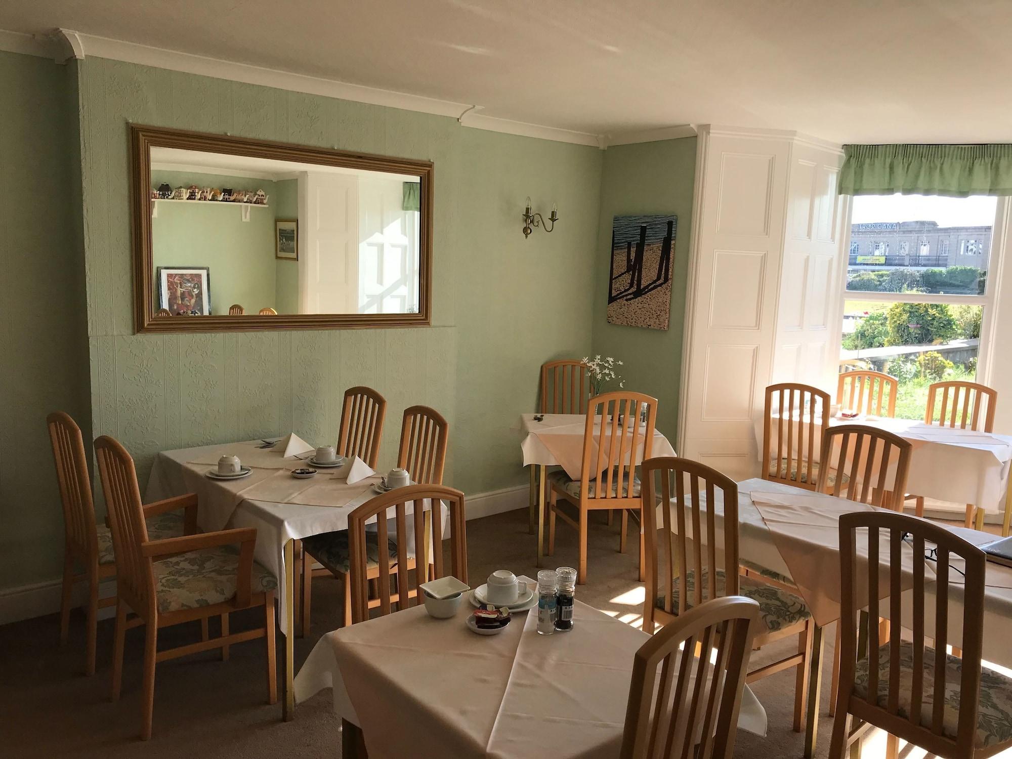 Restaurant The Beaches Family B&B