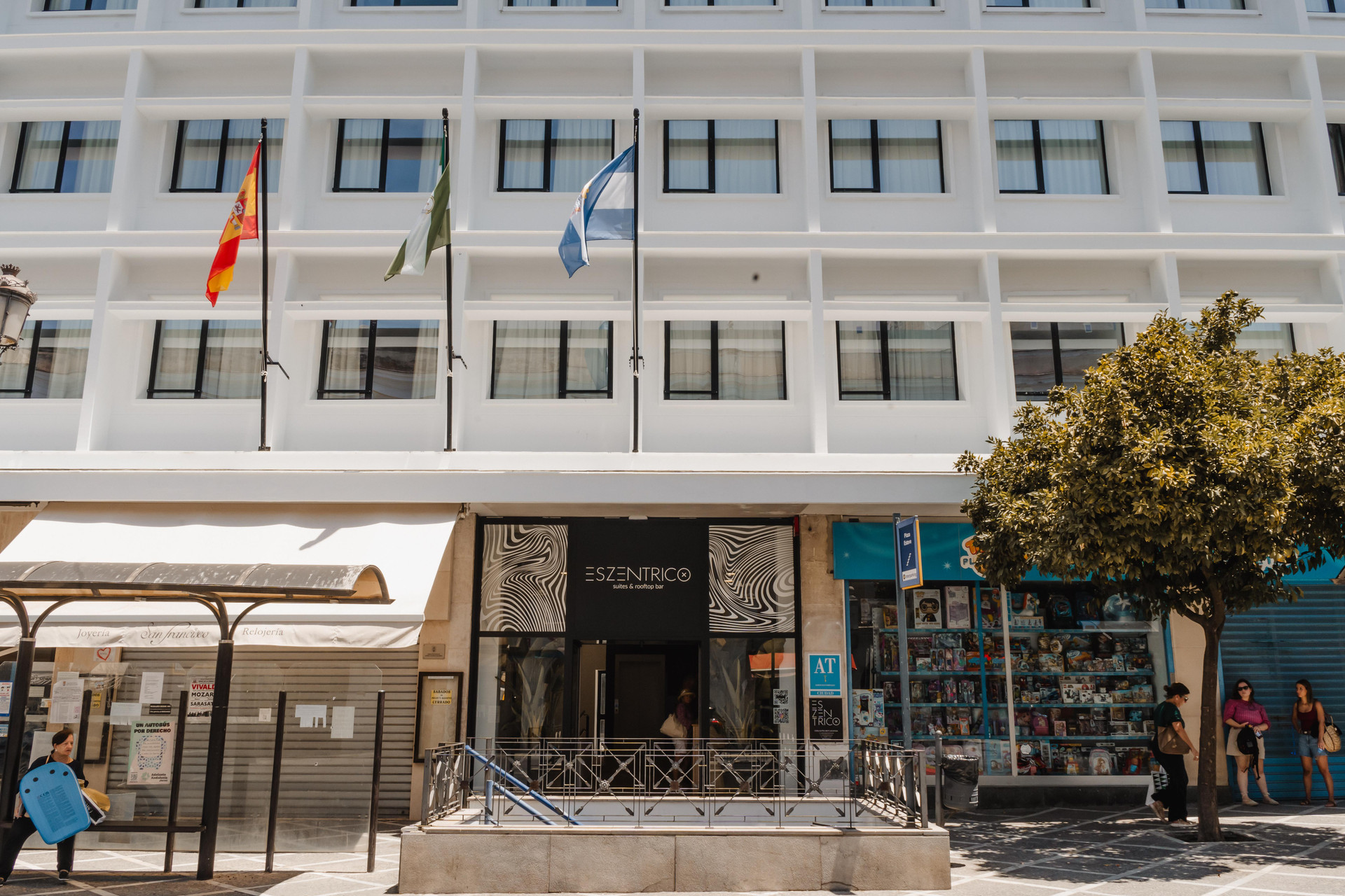 Vista Exterior Eszentrico Suites