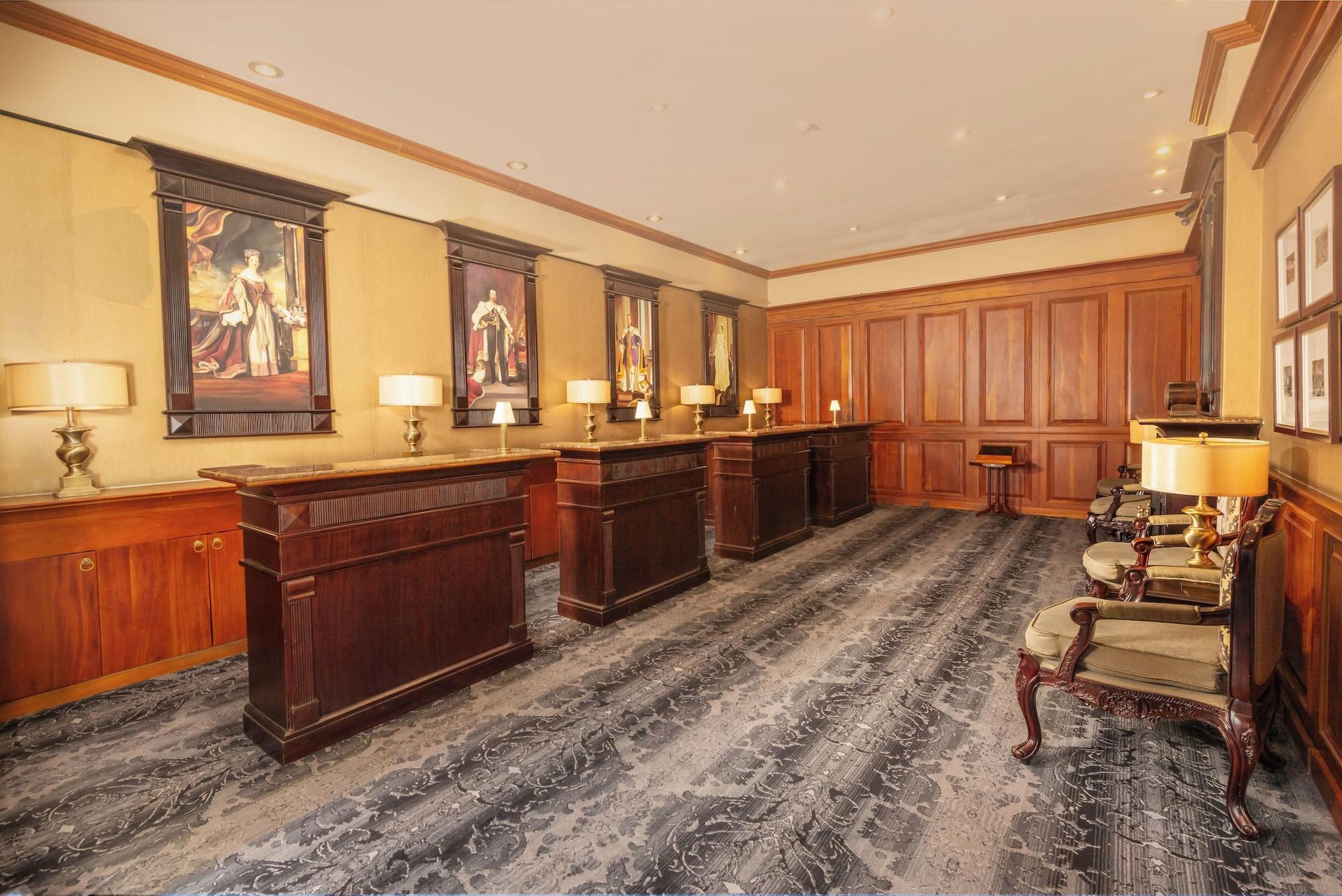 Vista Lobby Grand Hotel