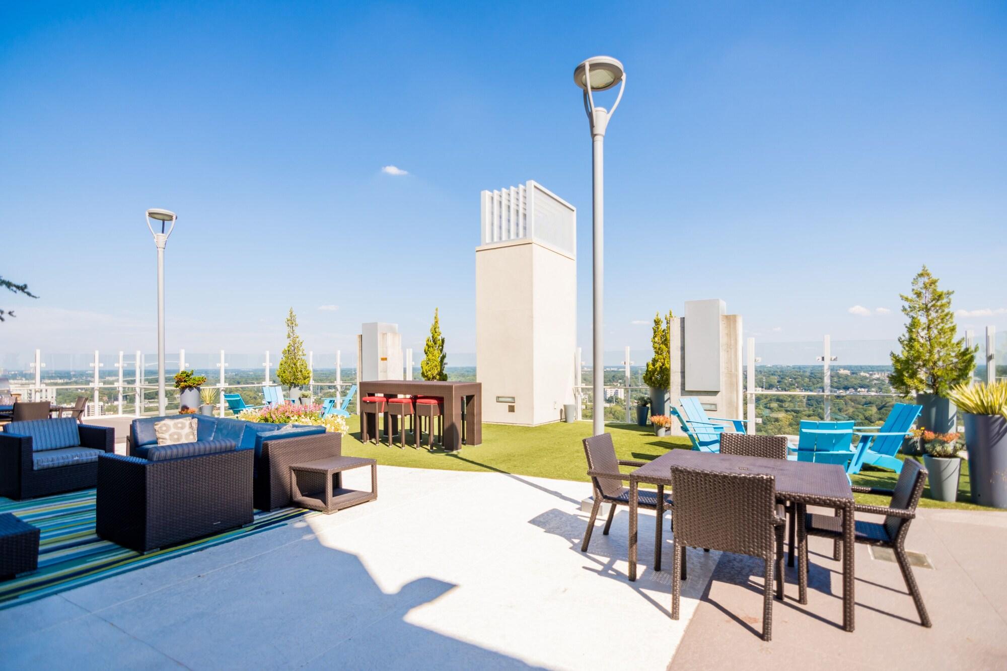 Restaurant CHIC COLLECTION by NOHOTEL on 6th Street