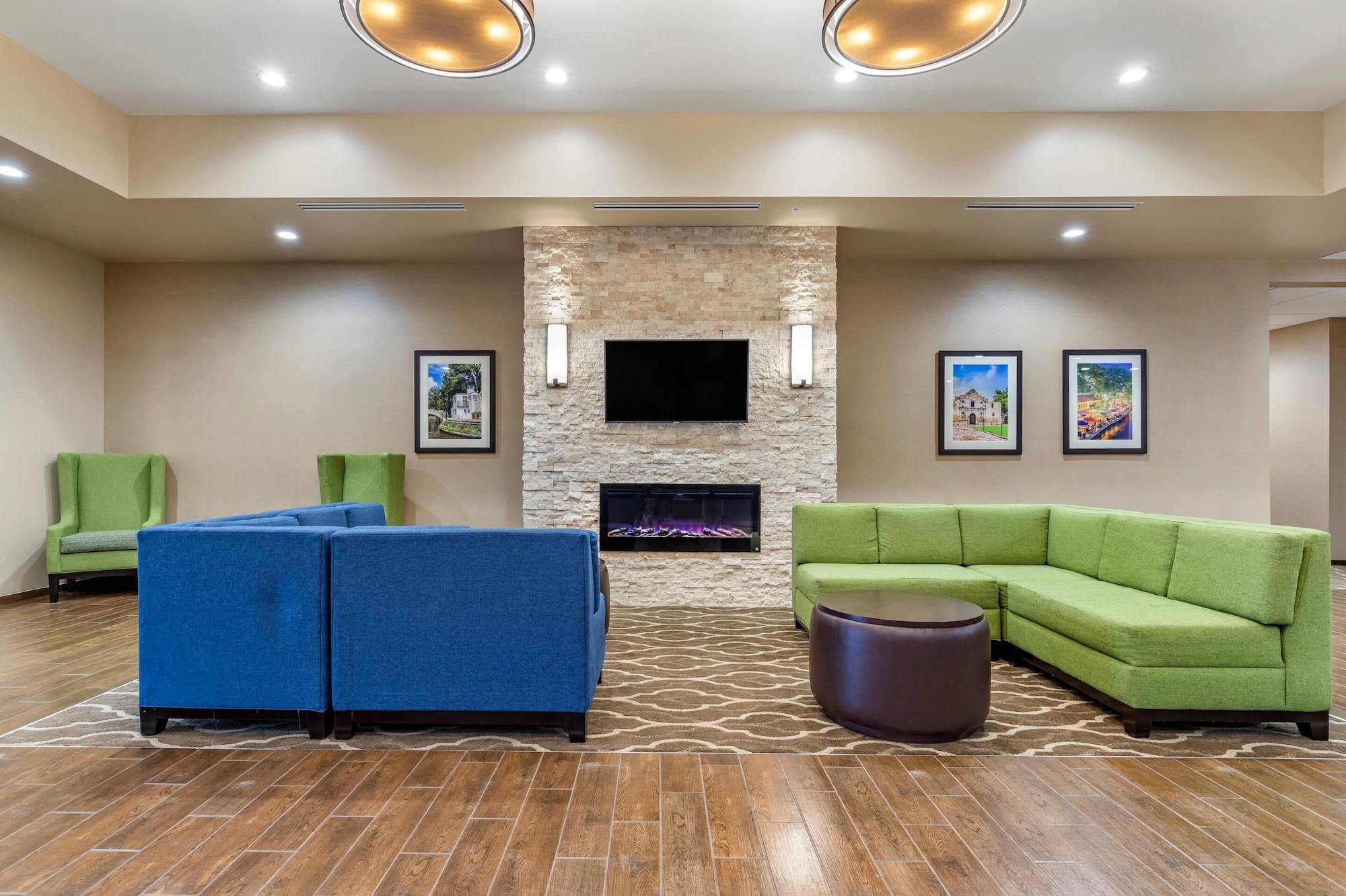Vista Lobby Comfort Suites San Antonio Ft. Sam Houston/SAMMC Area