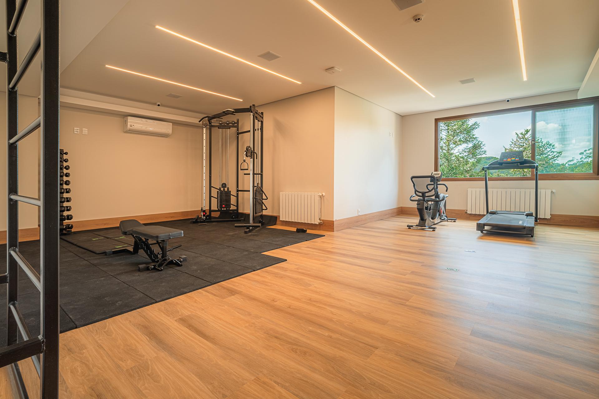 Gimnasio Poehma Lago Negro by Livá OFICIAL