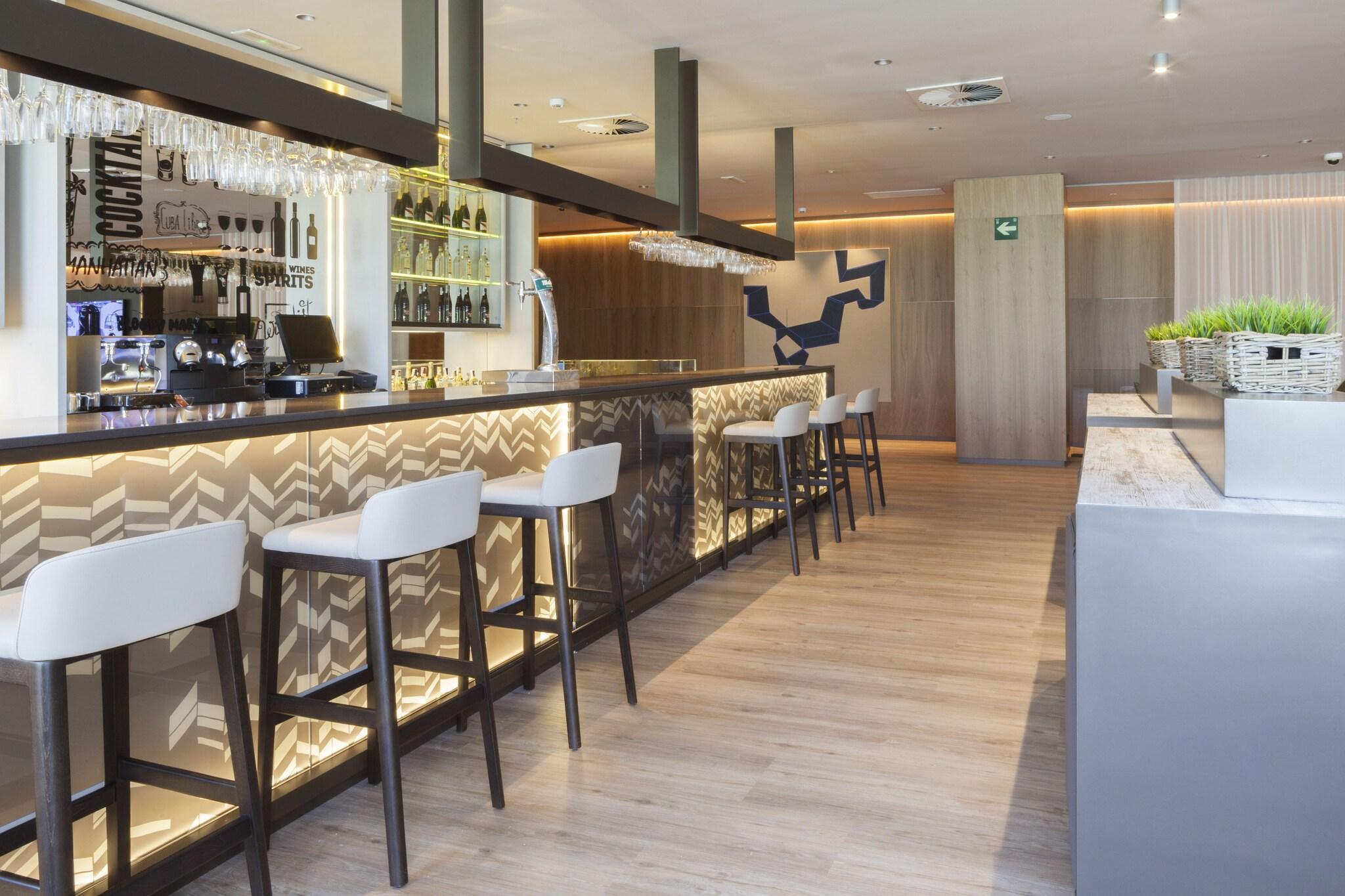 Bar/Salón AC Barcelona Diagonal D'Illa