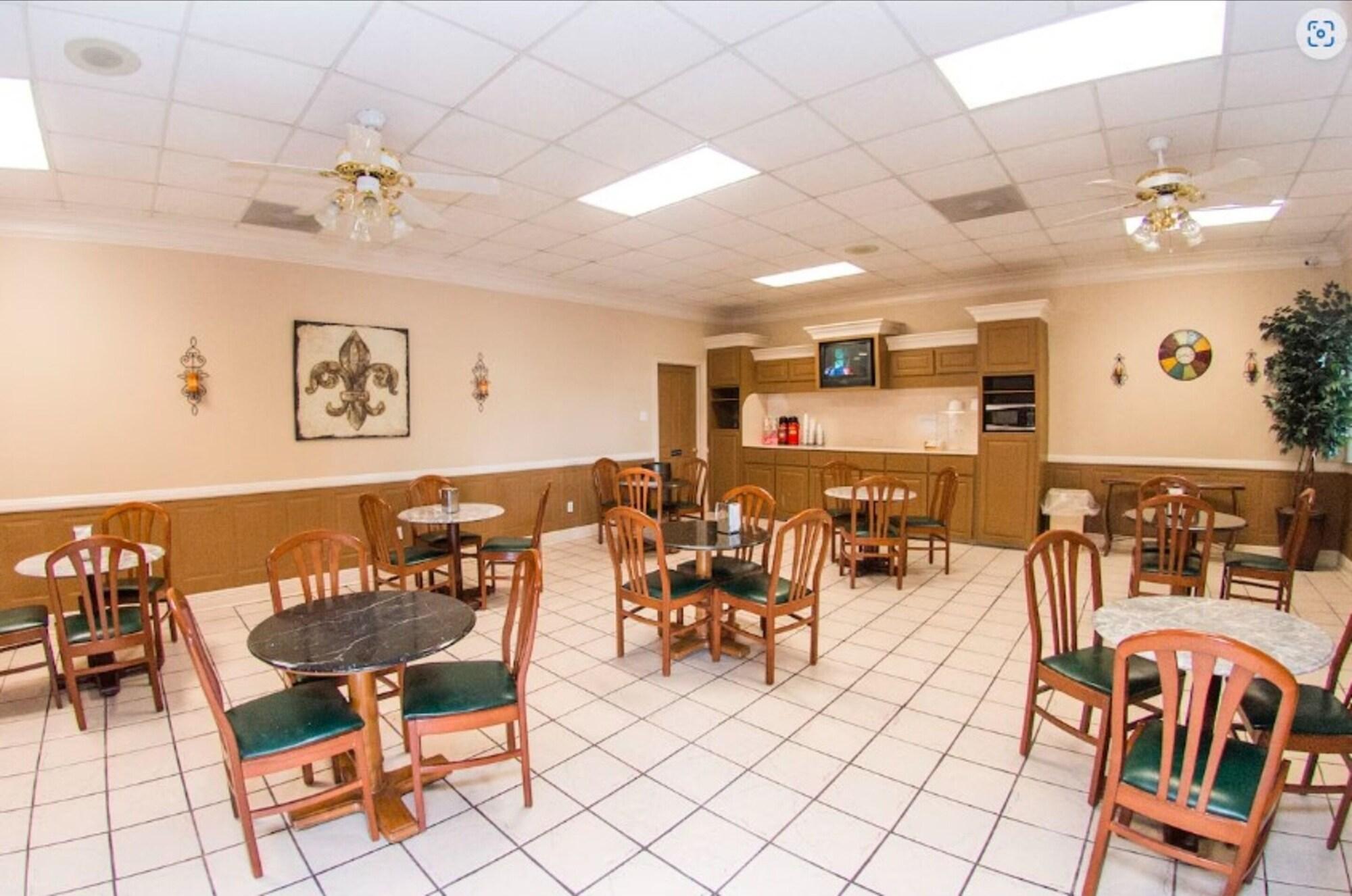 Restaurant OYO Hotel Audubon Baton Rouge Port Allen I-10