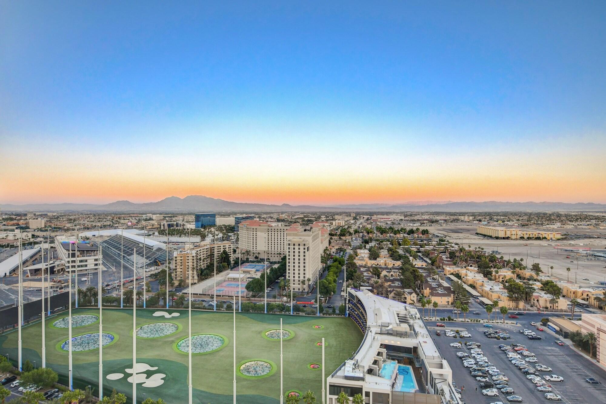 Campo de Golf Studio 25 HIGH FLR MGM Signature Balcony