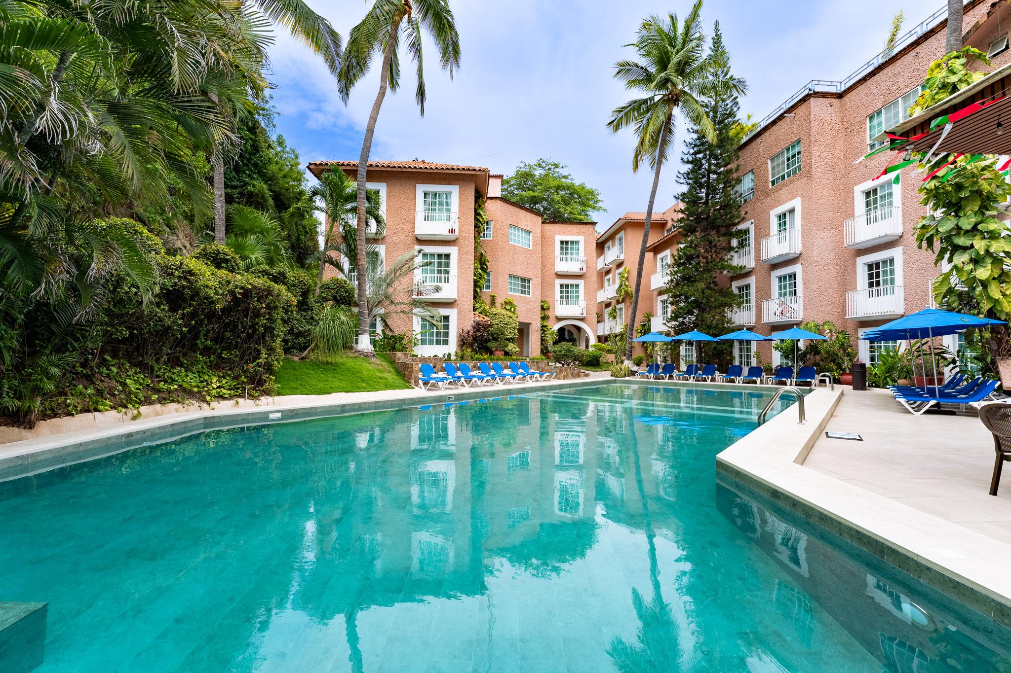 Vista Piscina Hotel Castillo Huatulco & Beach Club