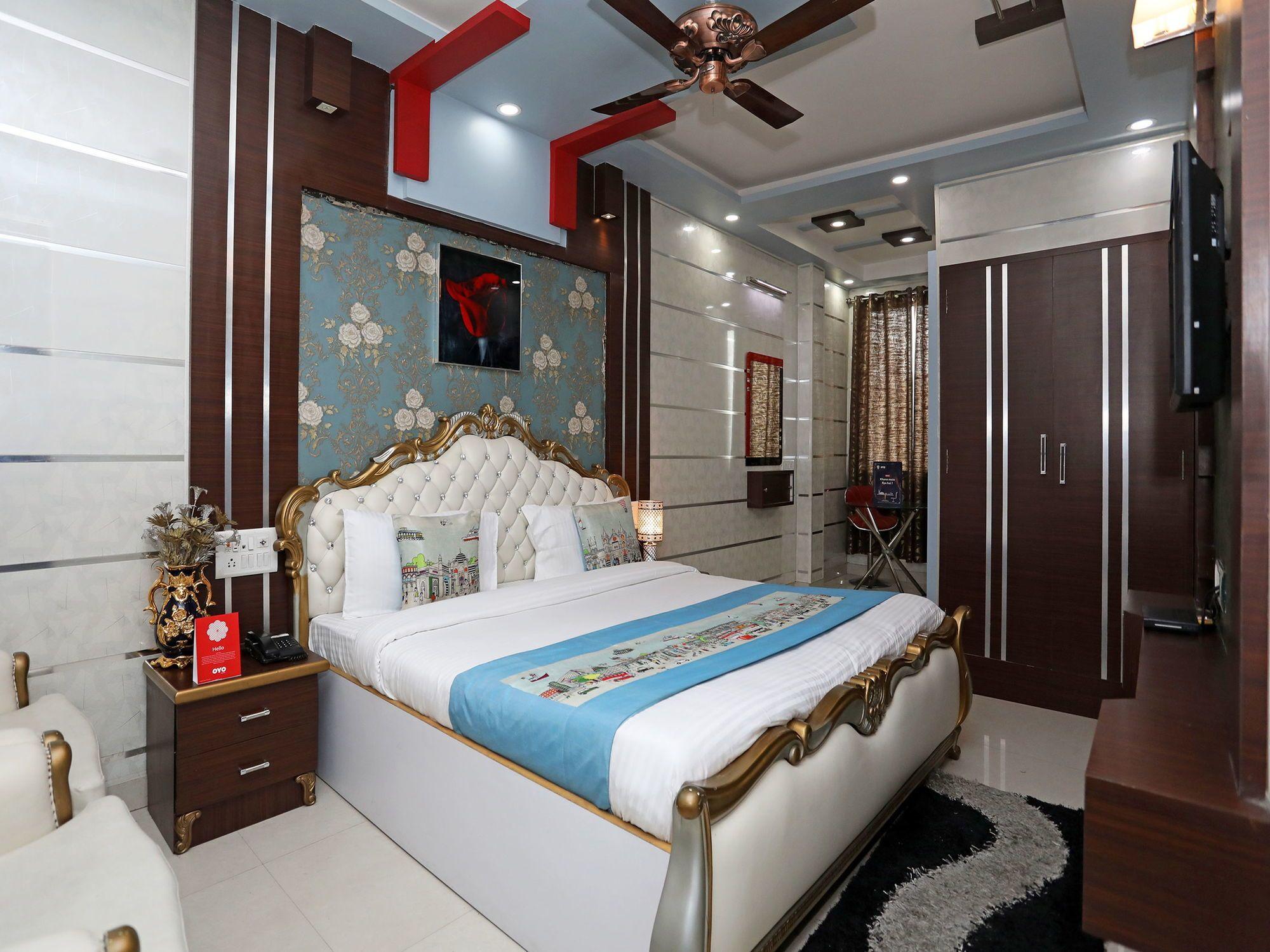 Varios OYO 2629 Hotel Royal Odyssey