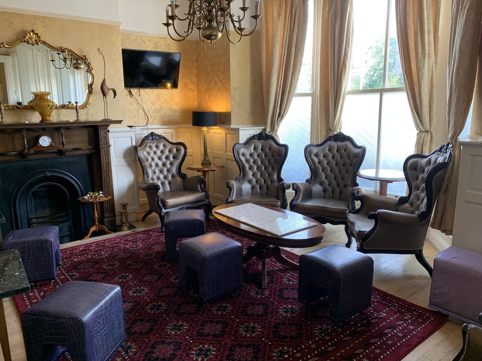 Vista Lobby Beech Mount Hotel - Free Parking