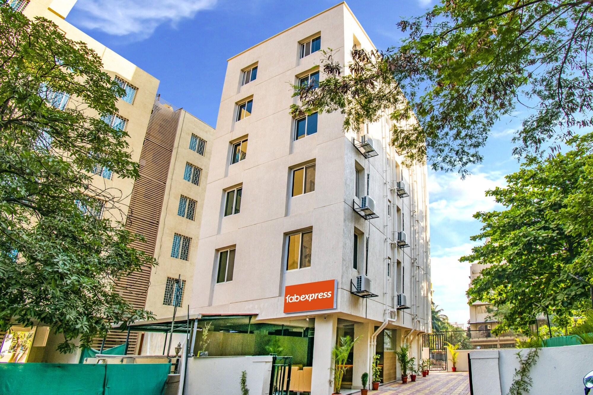 Varios FabHotel Marvel Bliss