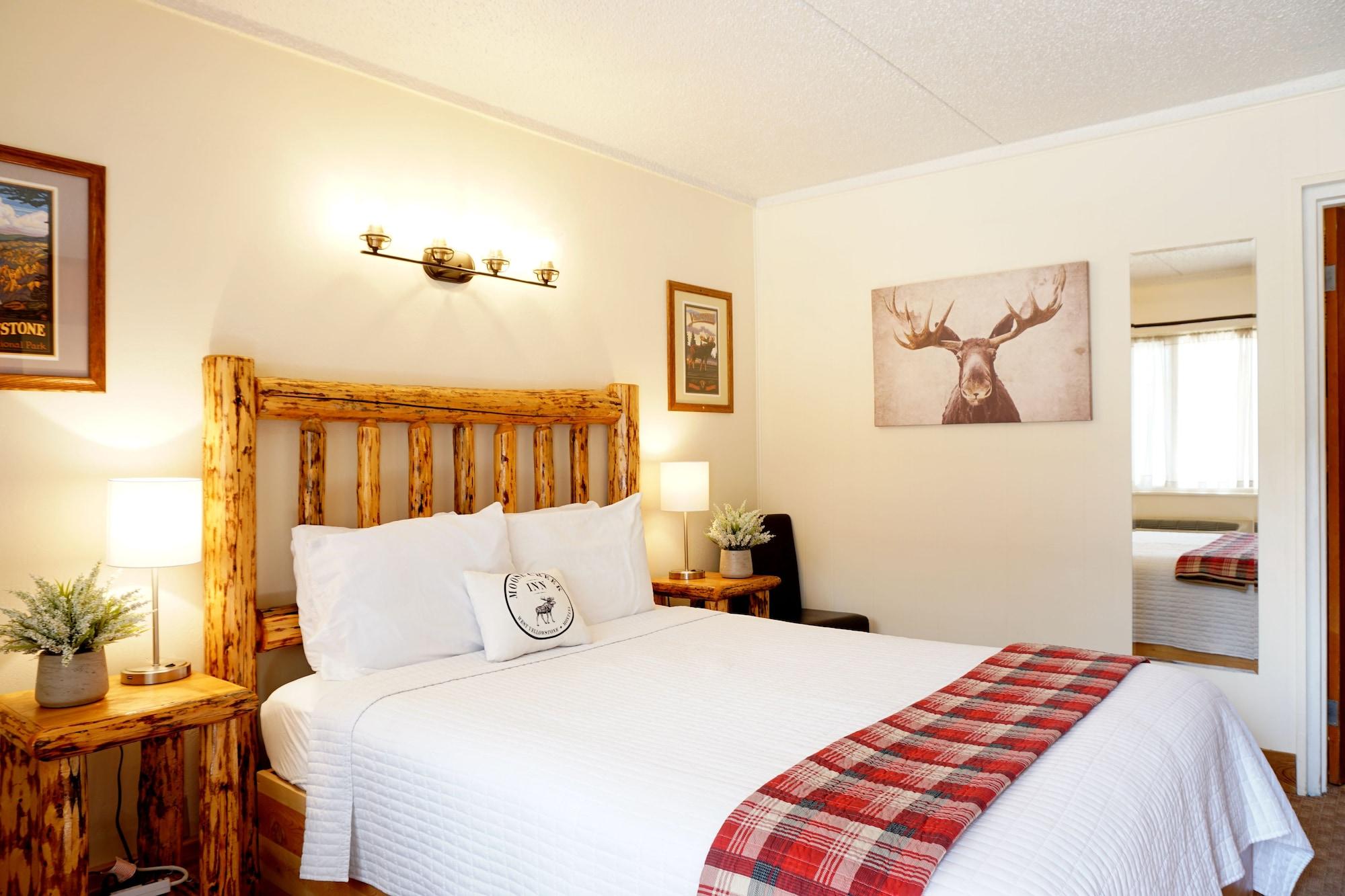 Varios Moose Creek Inn