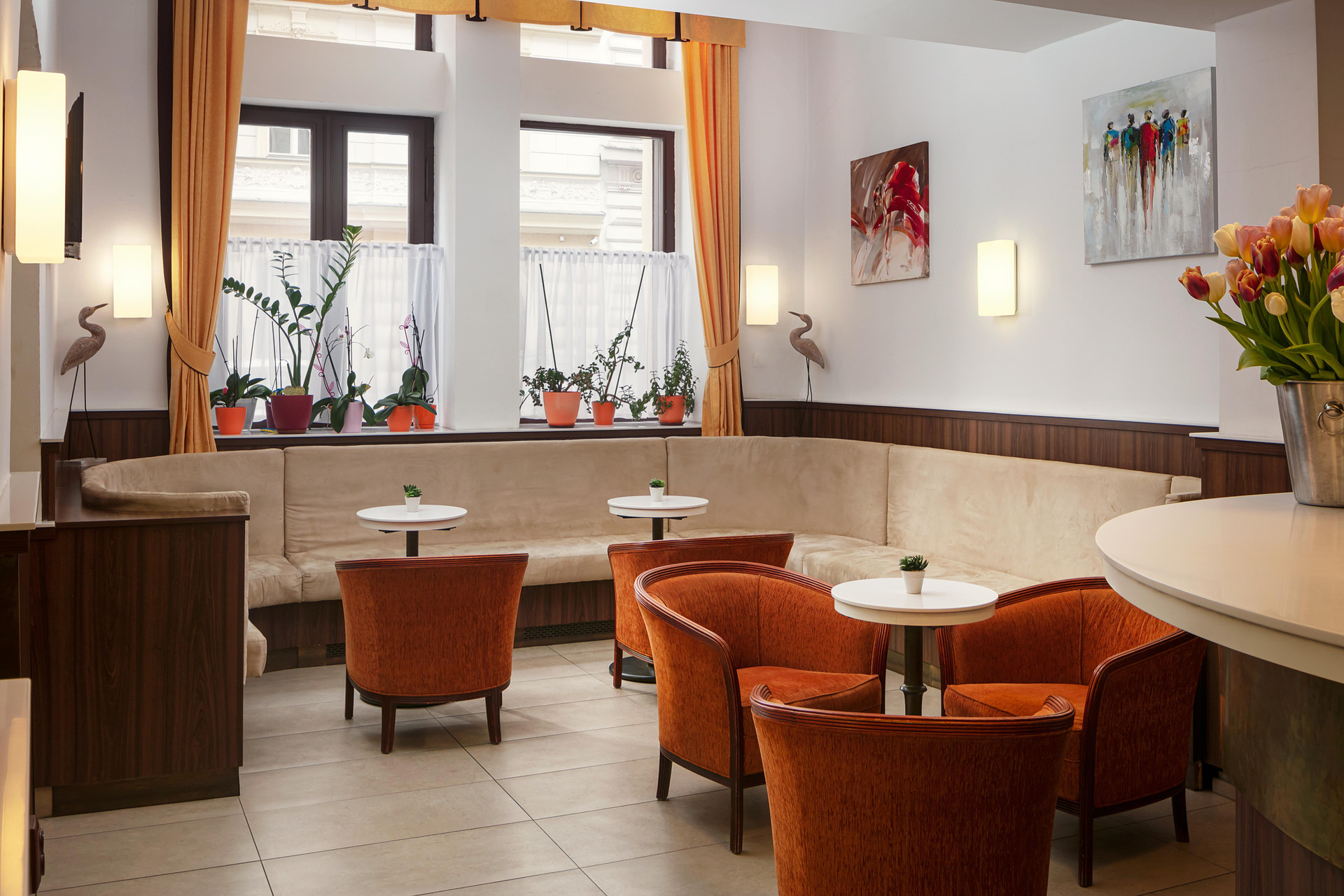 Vista Lobby Hotel Ambiance