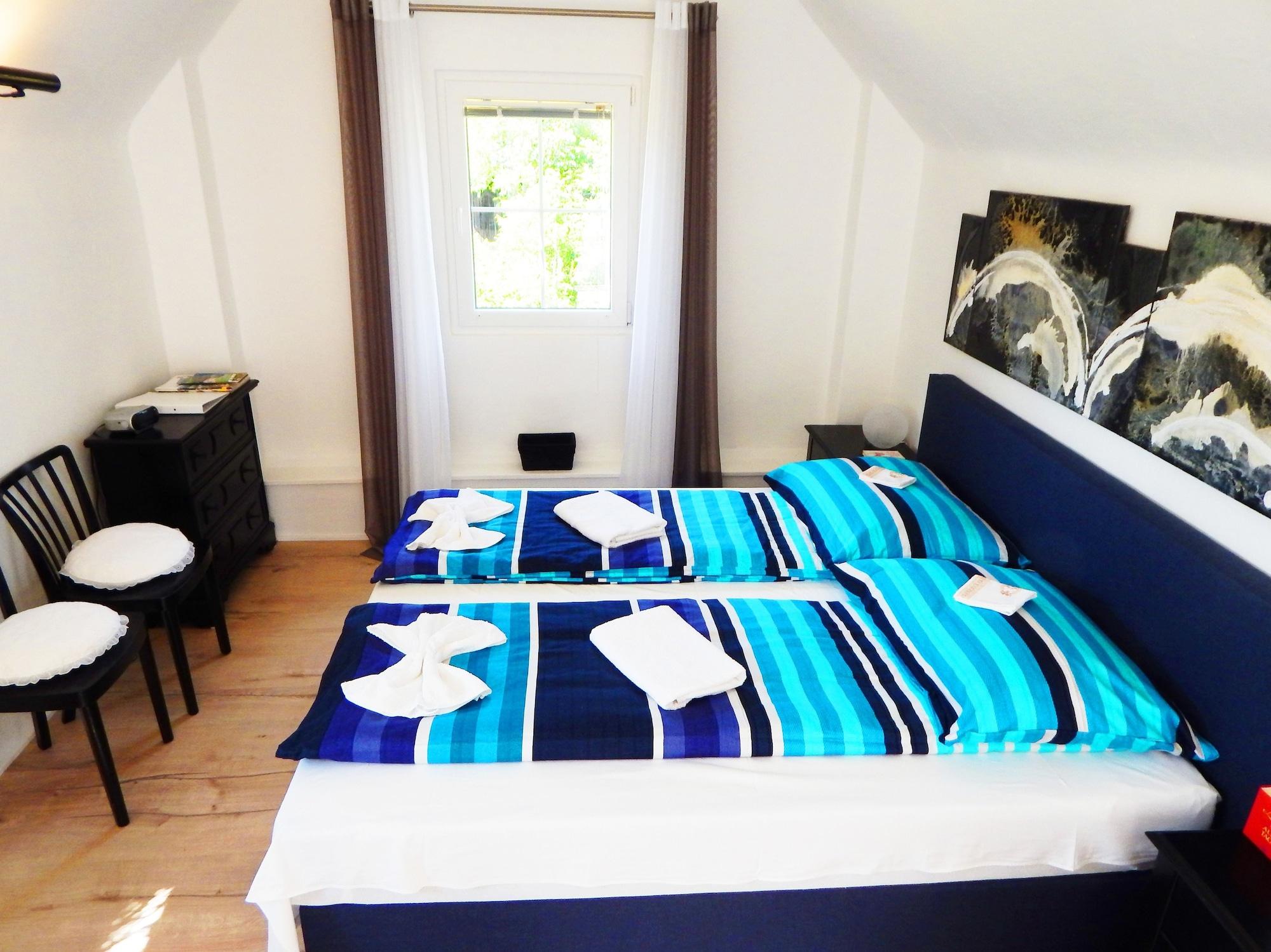 Set de Habitación Roomantic Apartments