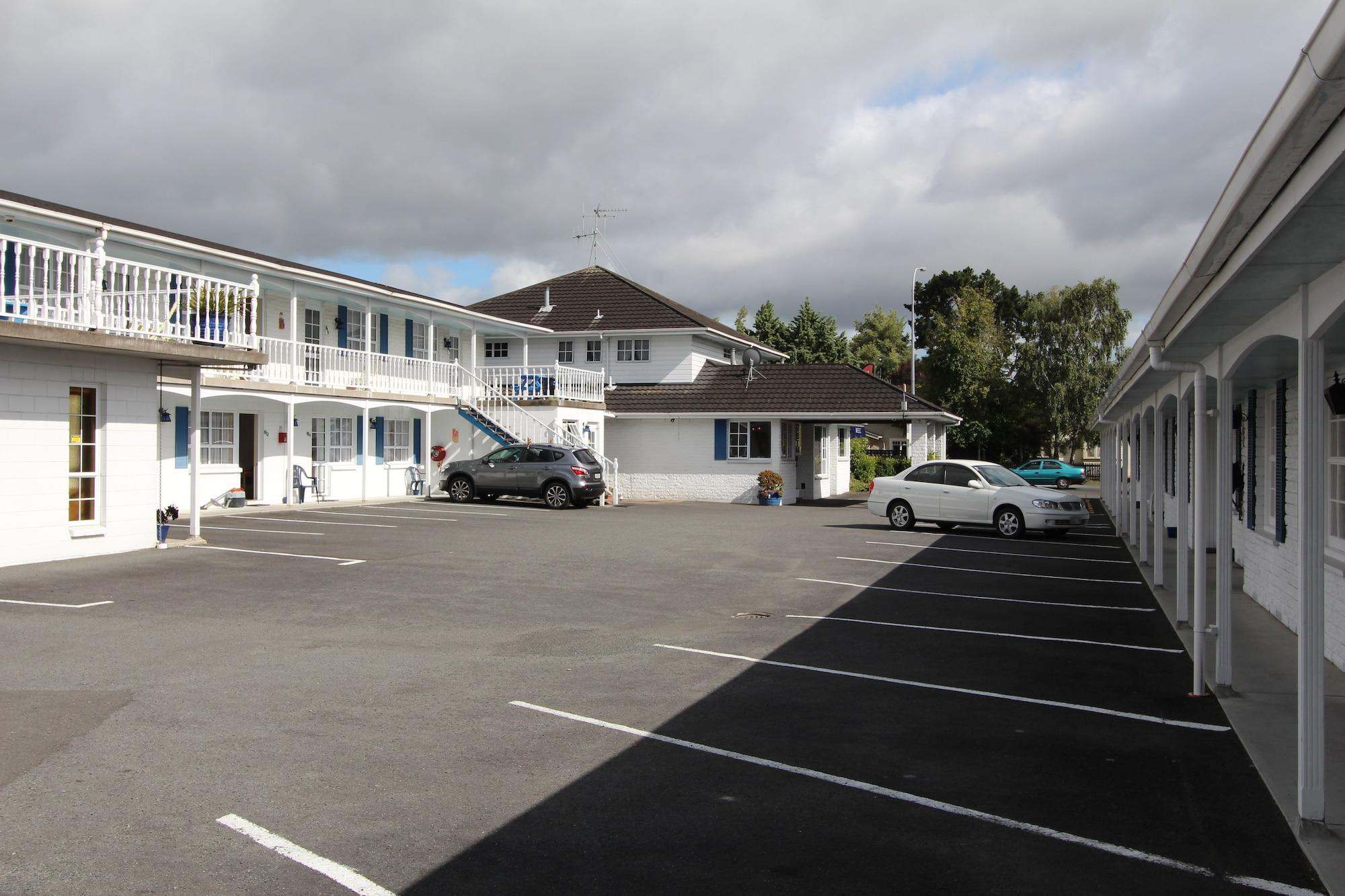 Vista Exterior Boundary Court Motor Inn