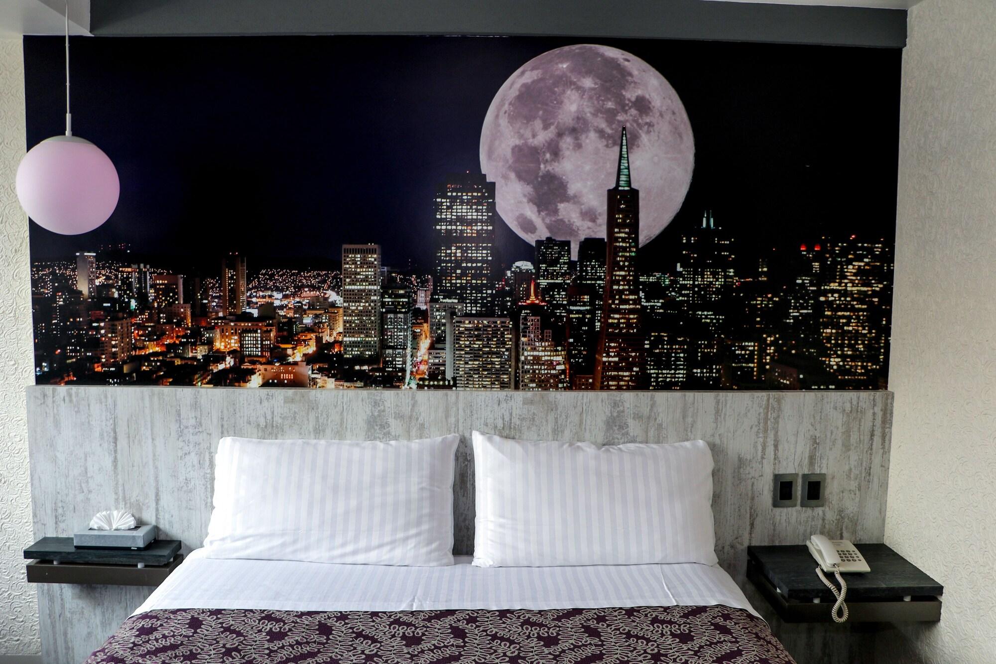 Varios Hotel La Luna