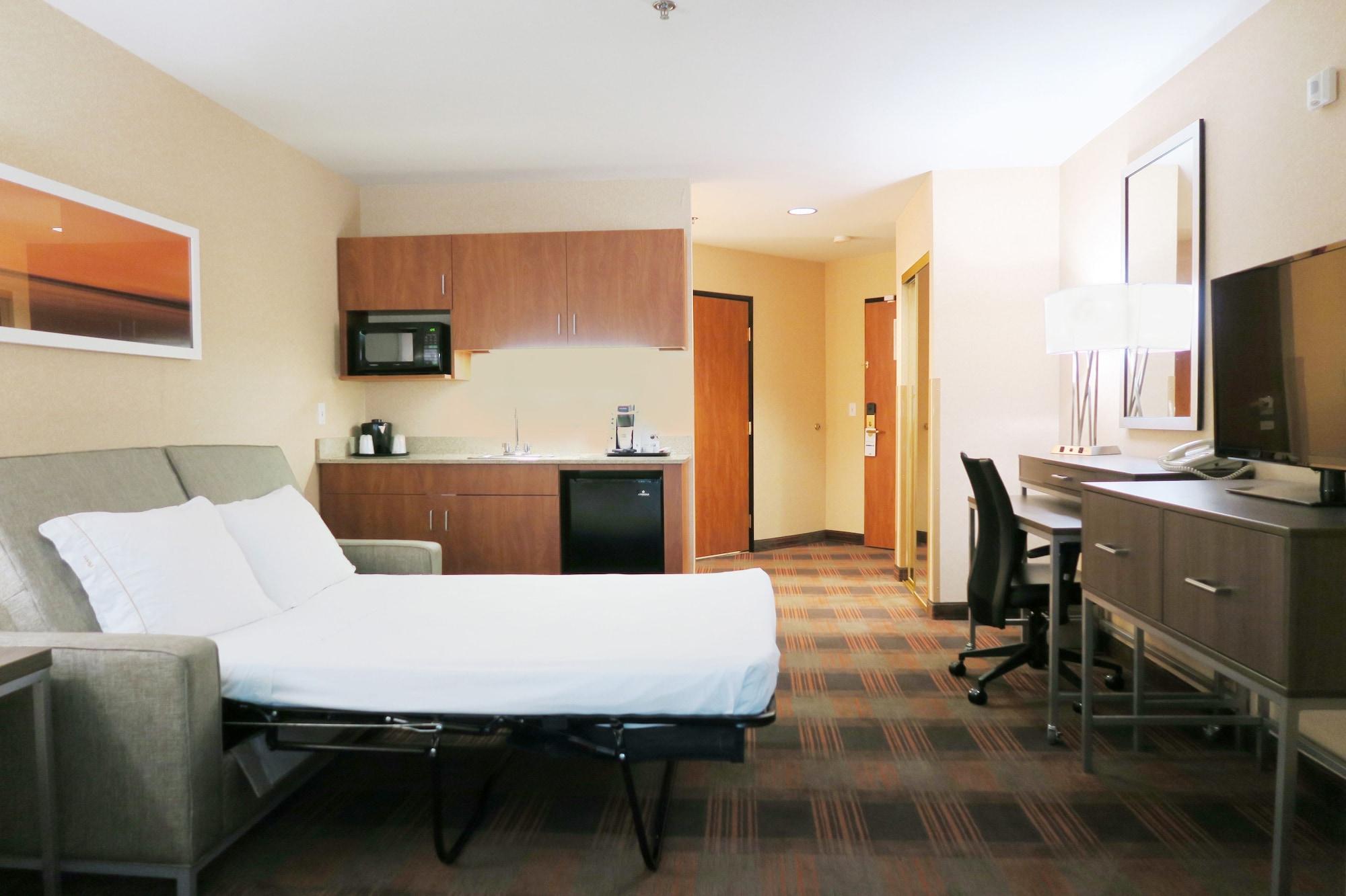 Habitación Holiday Inn Express & Suites Elk Grove Central - Hwy 99 by IHG