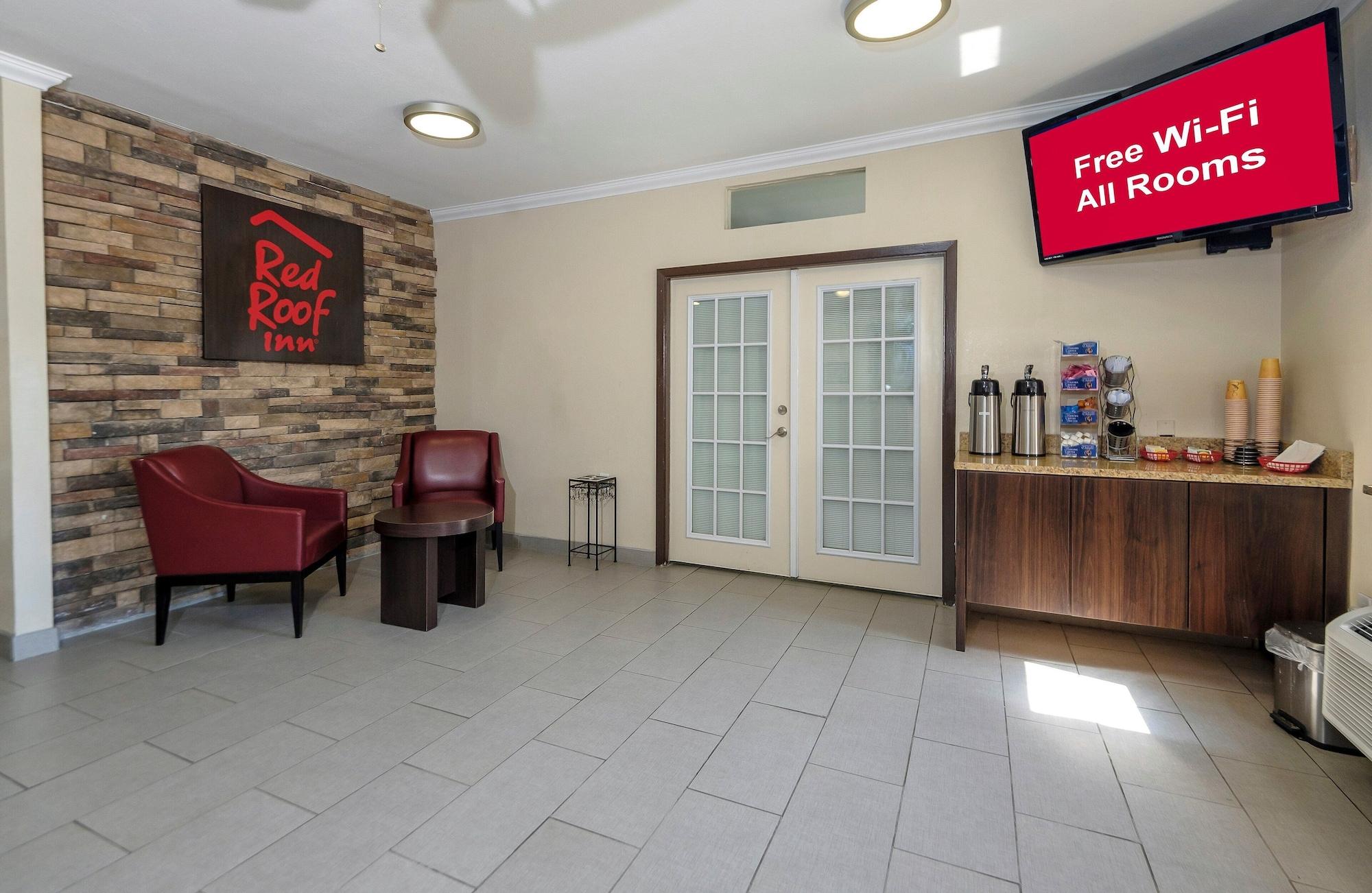 Vista Lobby Red Roof Inn Arlington - Entertainment District