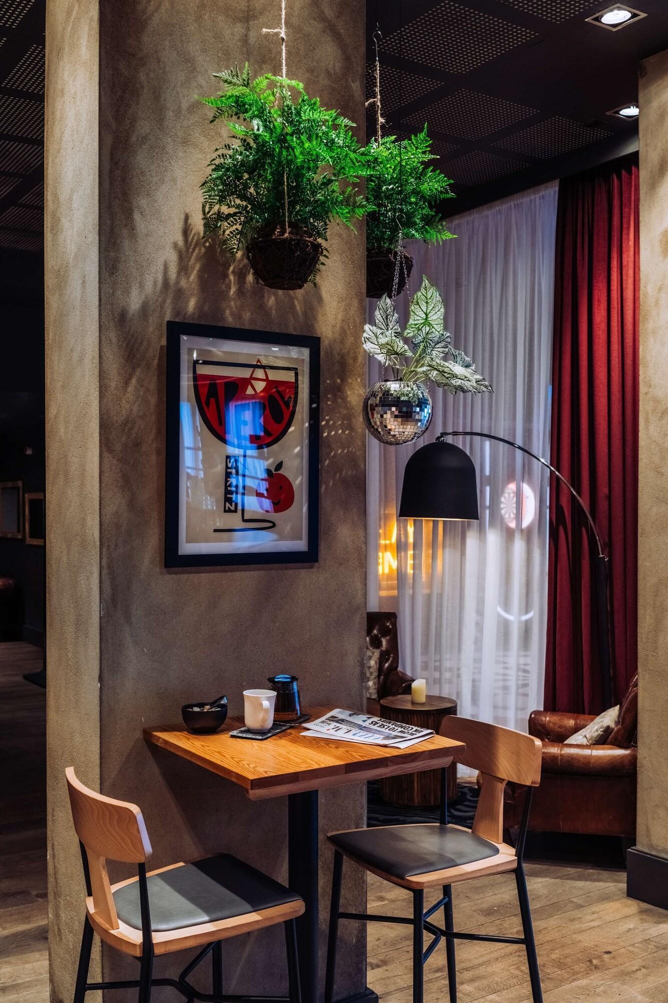 Bar/Salón pentahotel Reading