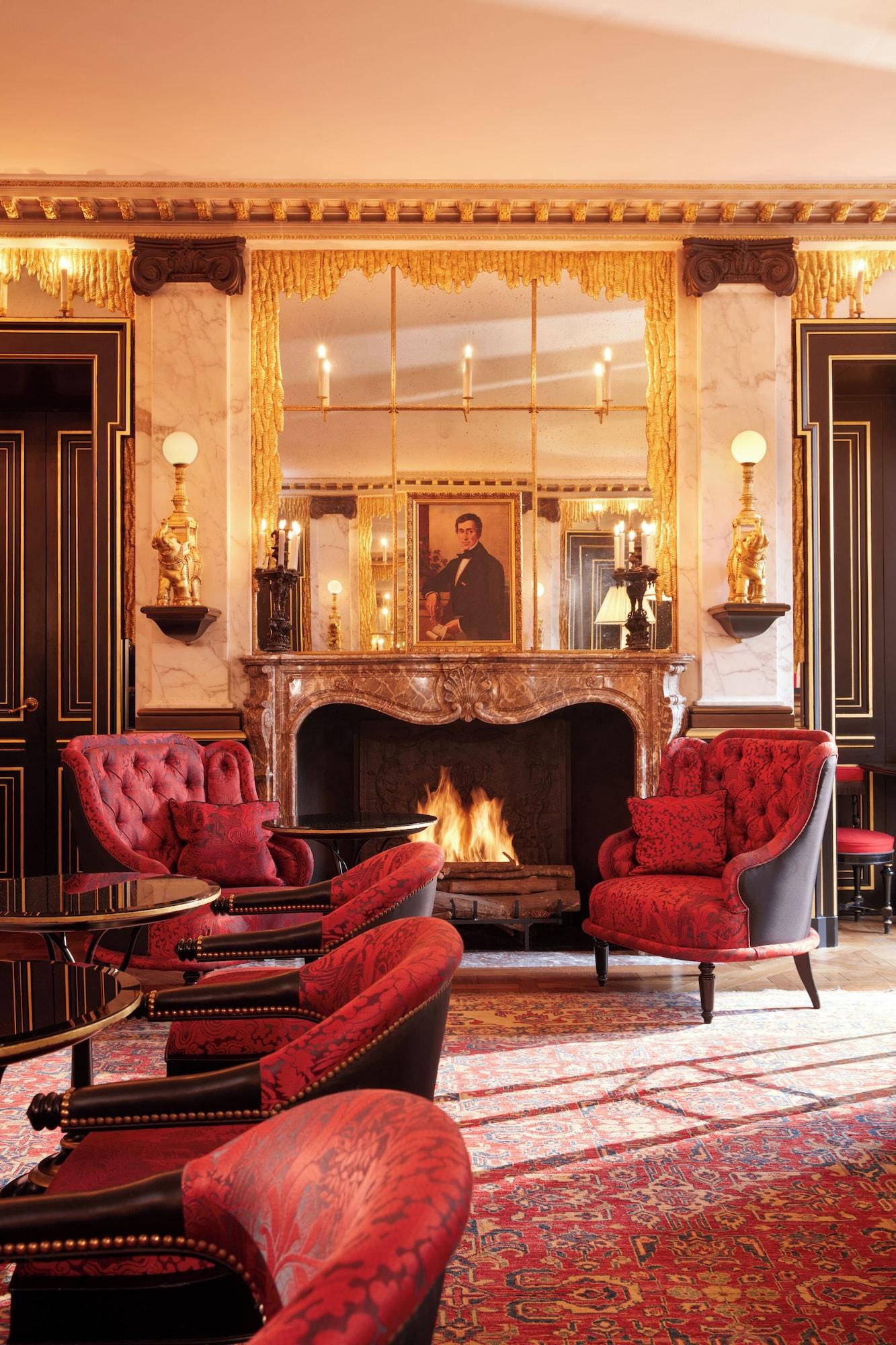 Bar/Salón La Reserve Paris Hotel and Spa