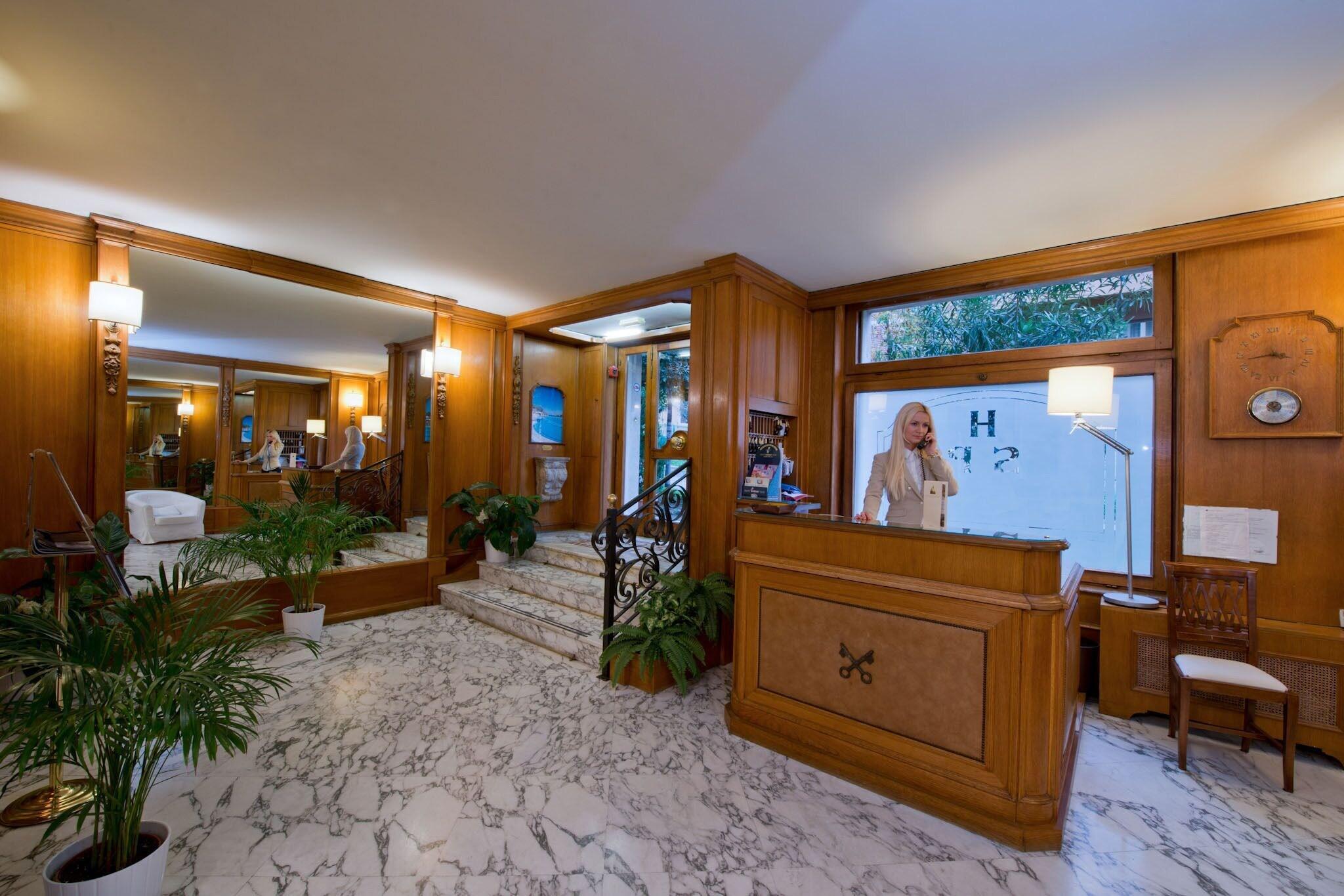 Vista Lobby Hotel San Pietro