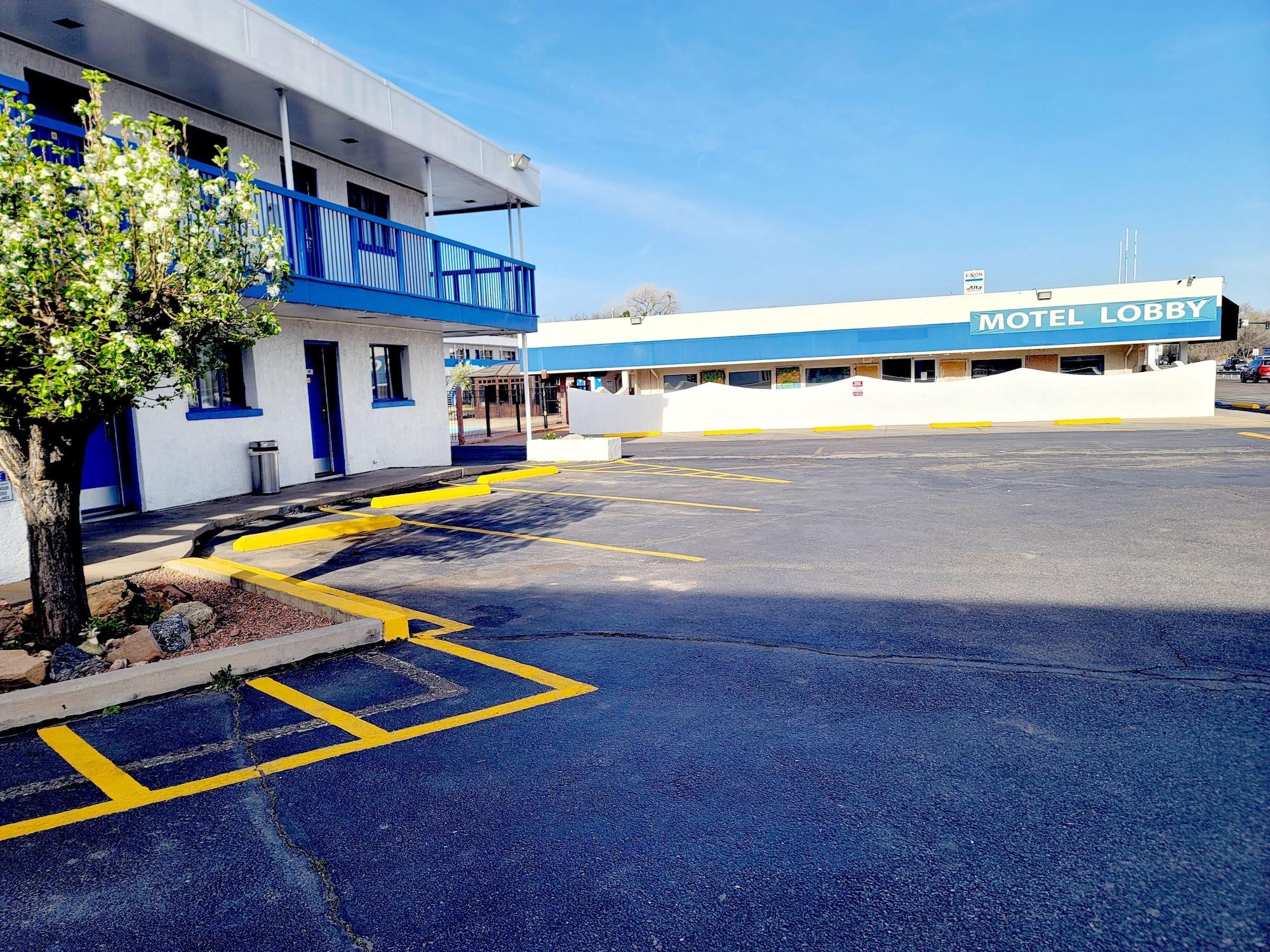 Vista Exterior Motel 6 Canon City, CO