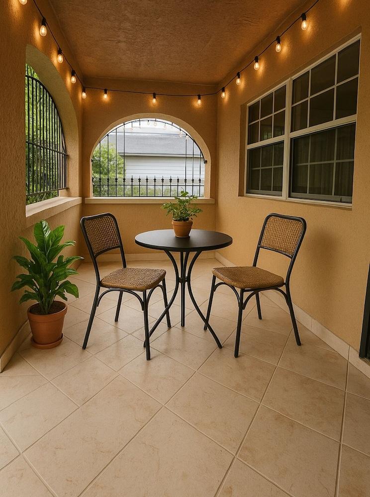 Vista Exterior Casa Rosa Wynwood