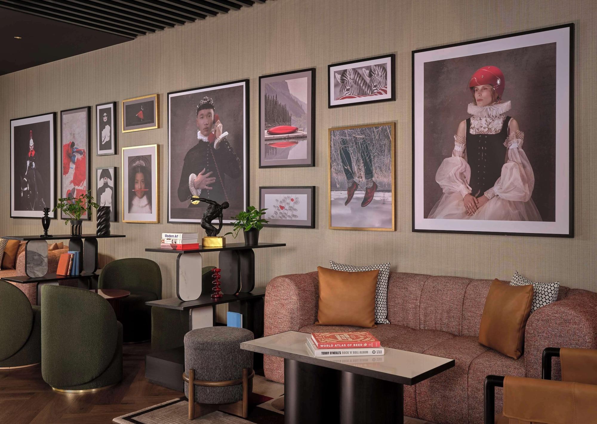 Bar/Salón Radisson RED Belgrade