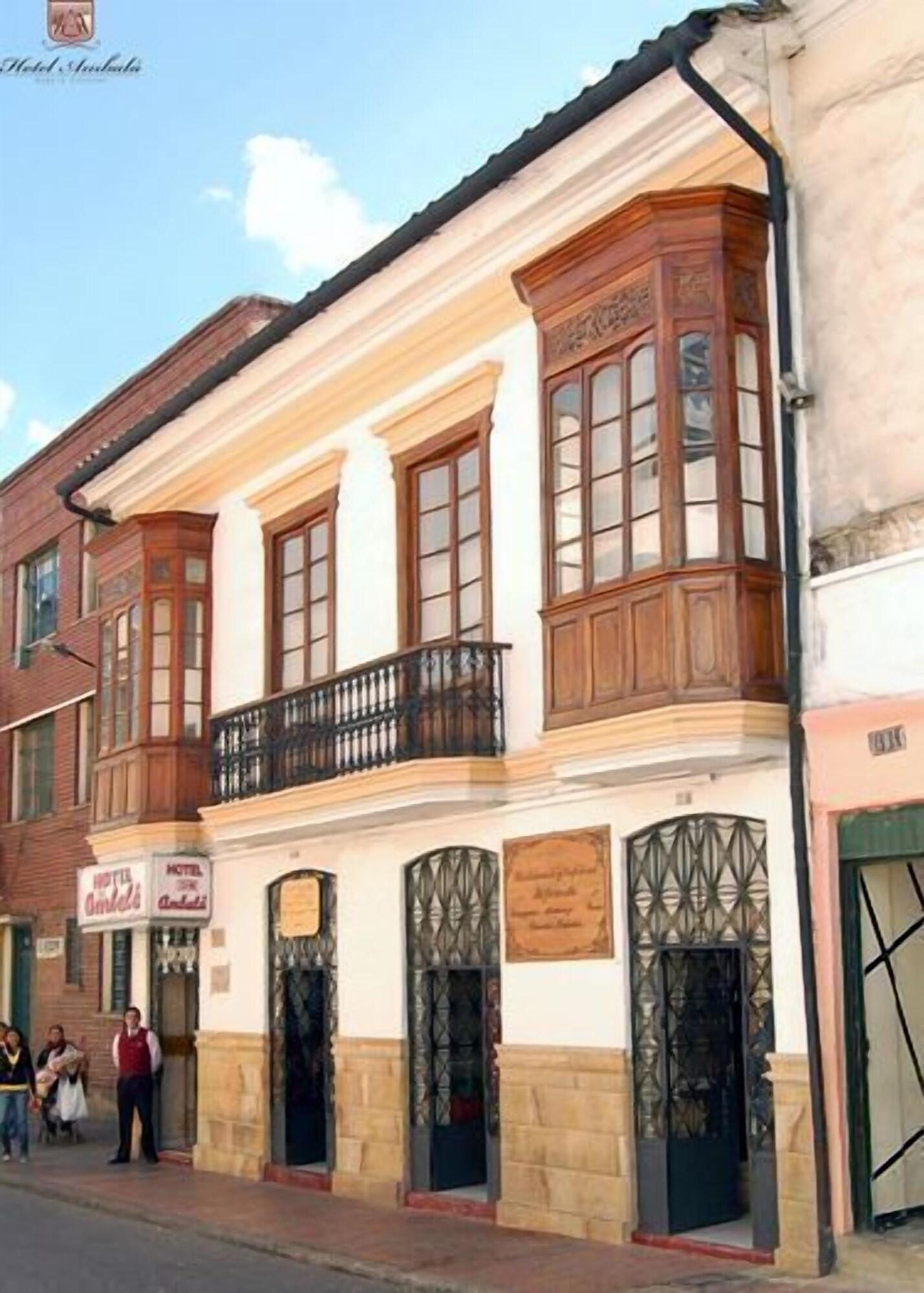 Vista Exterior Hotel Ambalá Bogotá Colonial