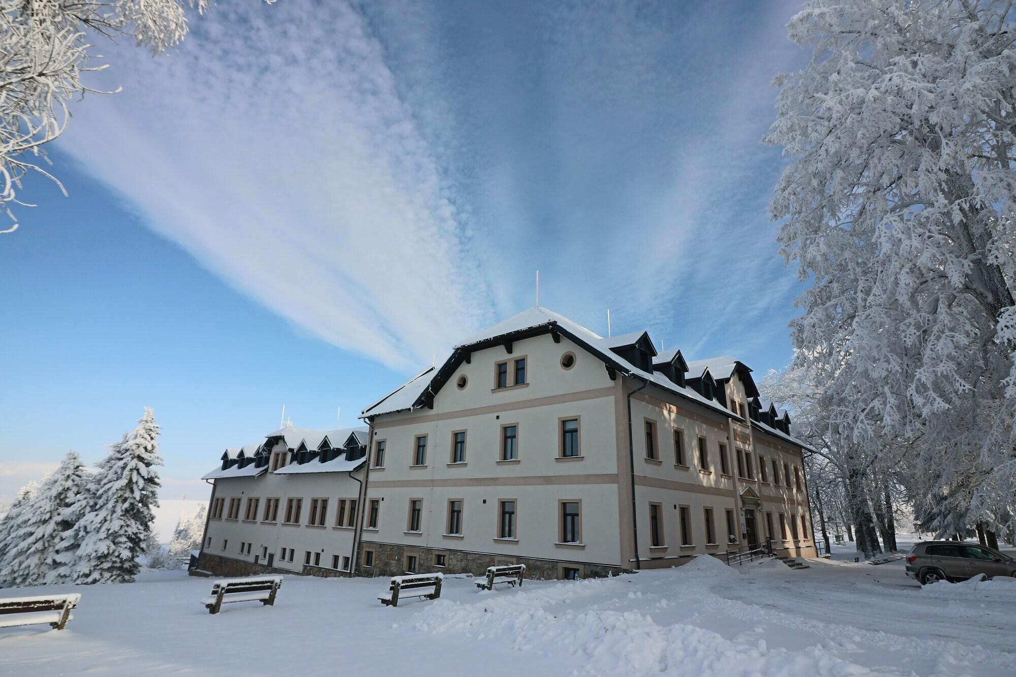 Varios Hotel Poutní dům