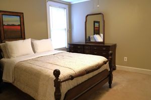 Alojamiento - Quiet farmhouse nestled near Presbyterian College and Clinton, SC w/pool table.