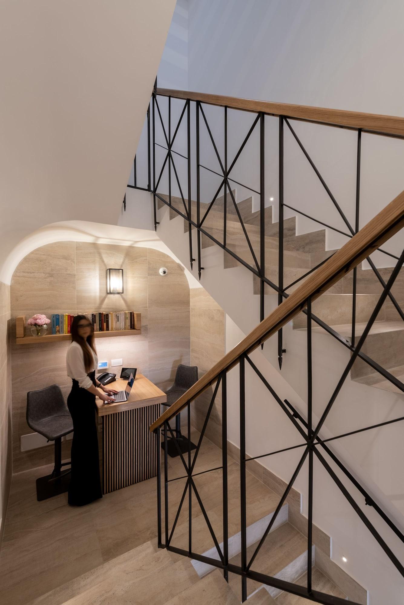 Vista Lobby Laurina 33