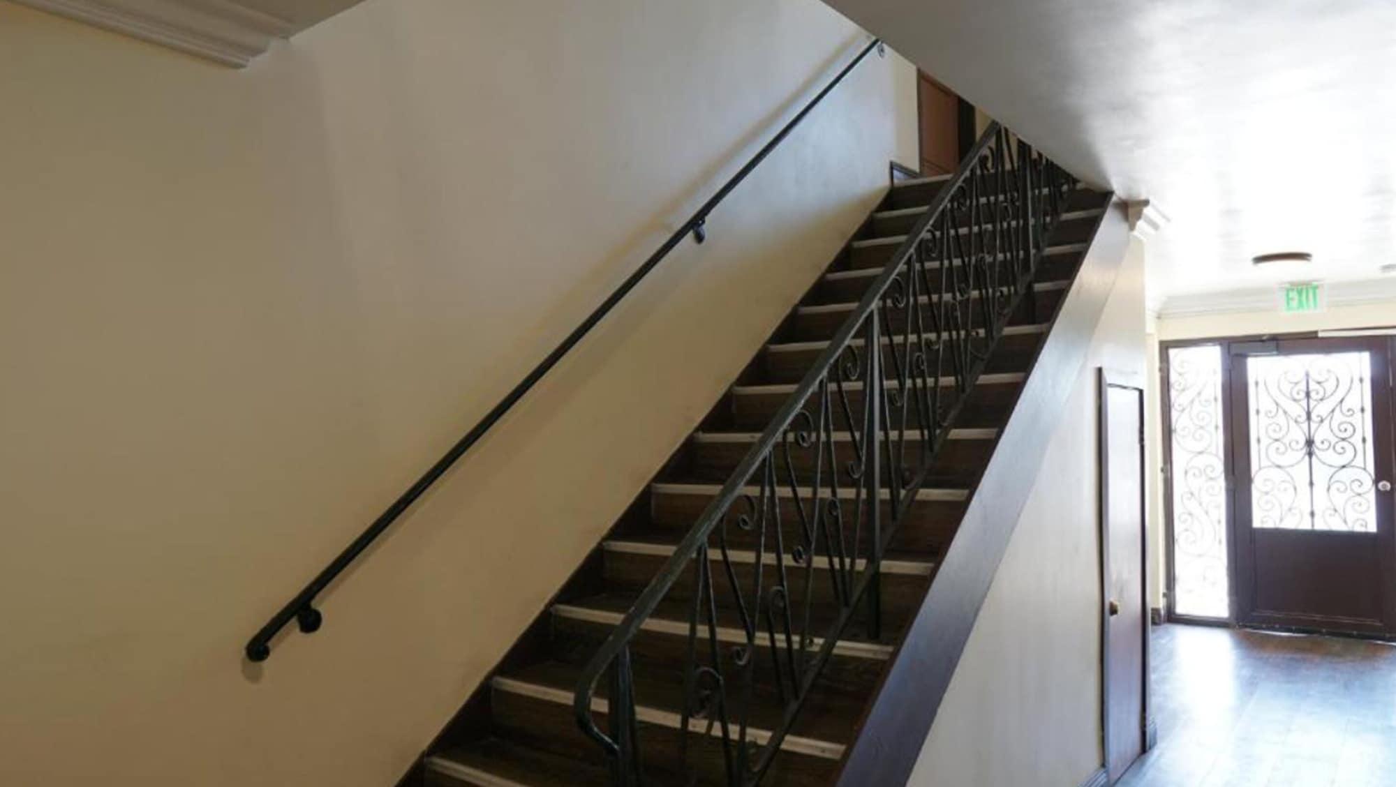 Vista Lobby Holly Crest Hotel - Los Angeles, LAX Airport