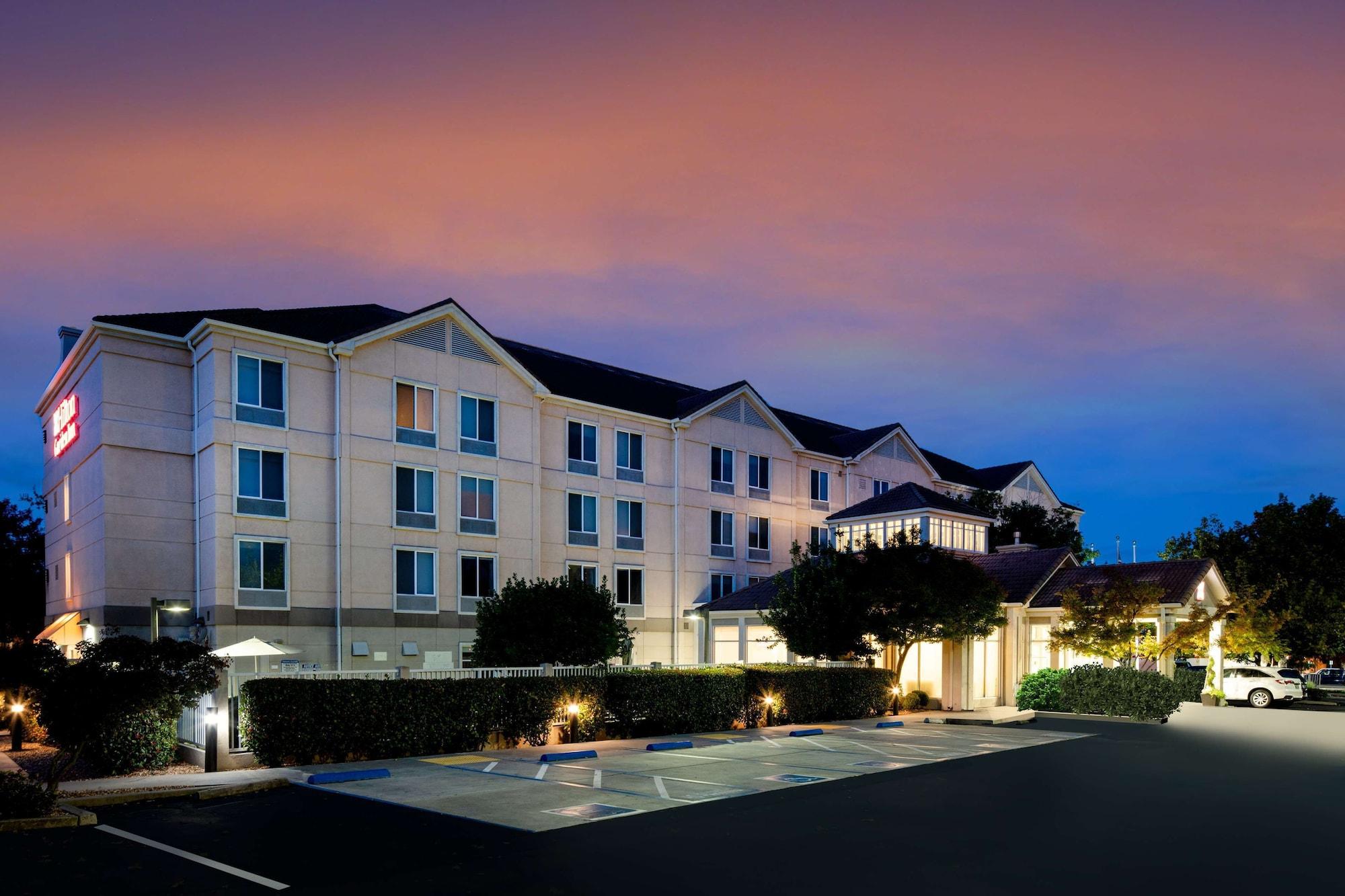 Vista Exterior Hilton Garden Inn Folsom