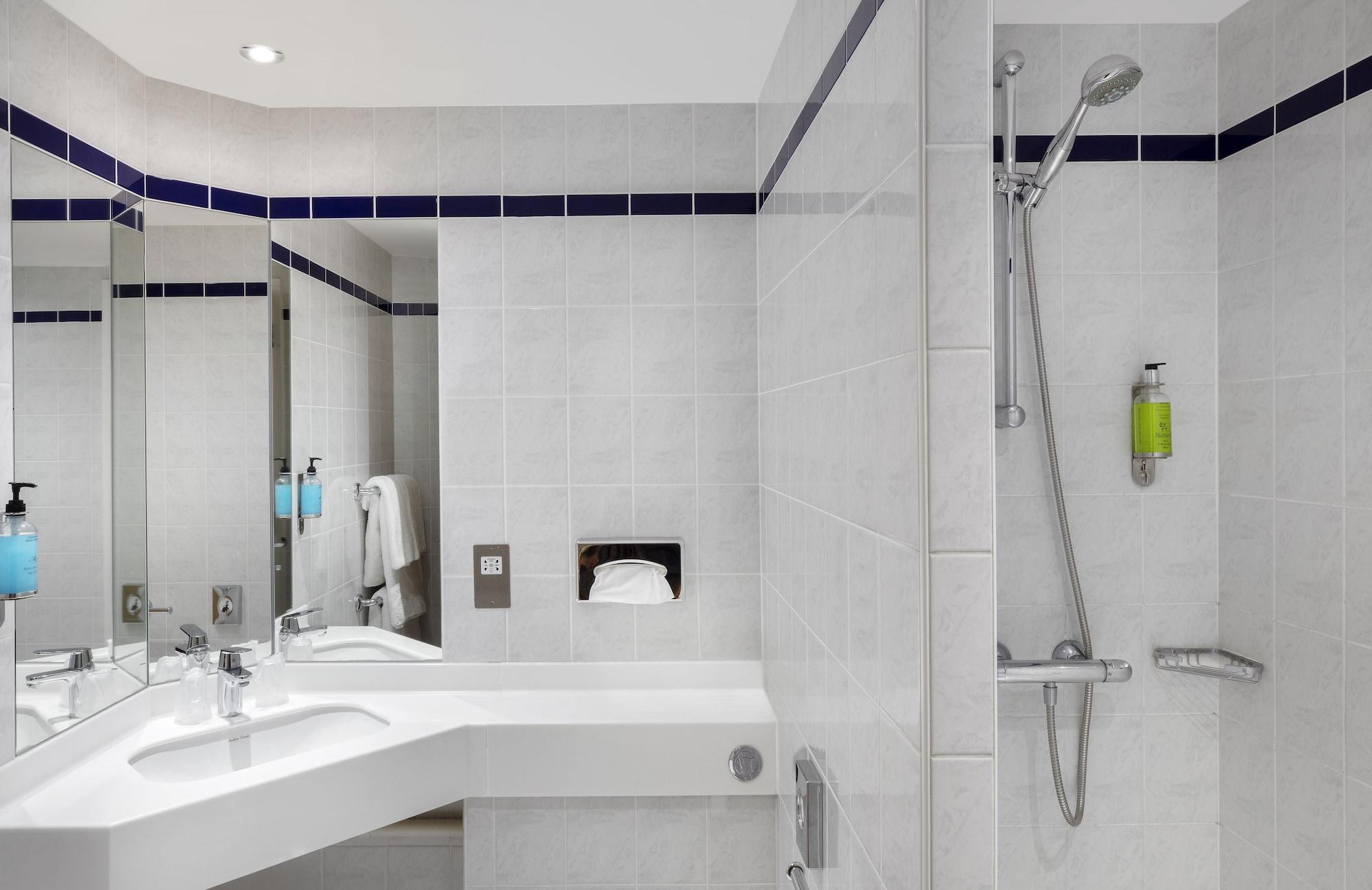 Equipamiento de Habitación Holiday Inn Express Poole by IHG