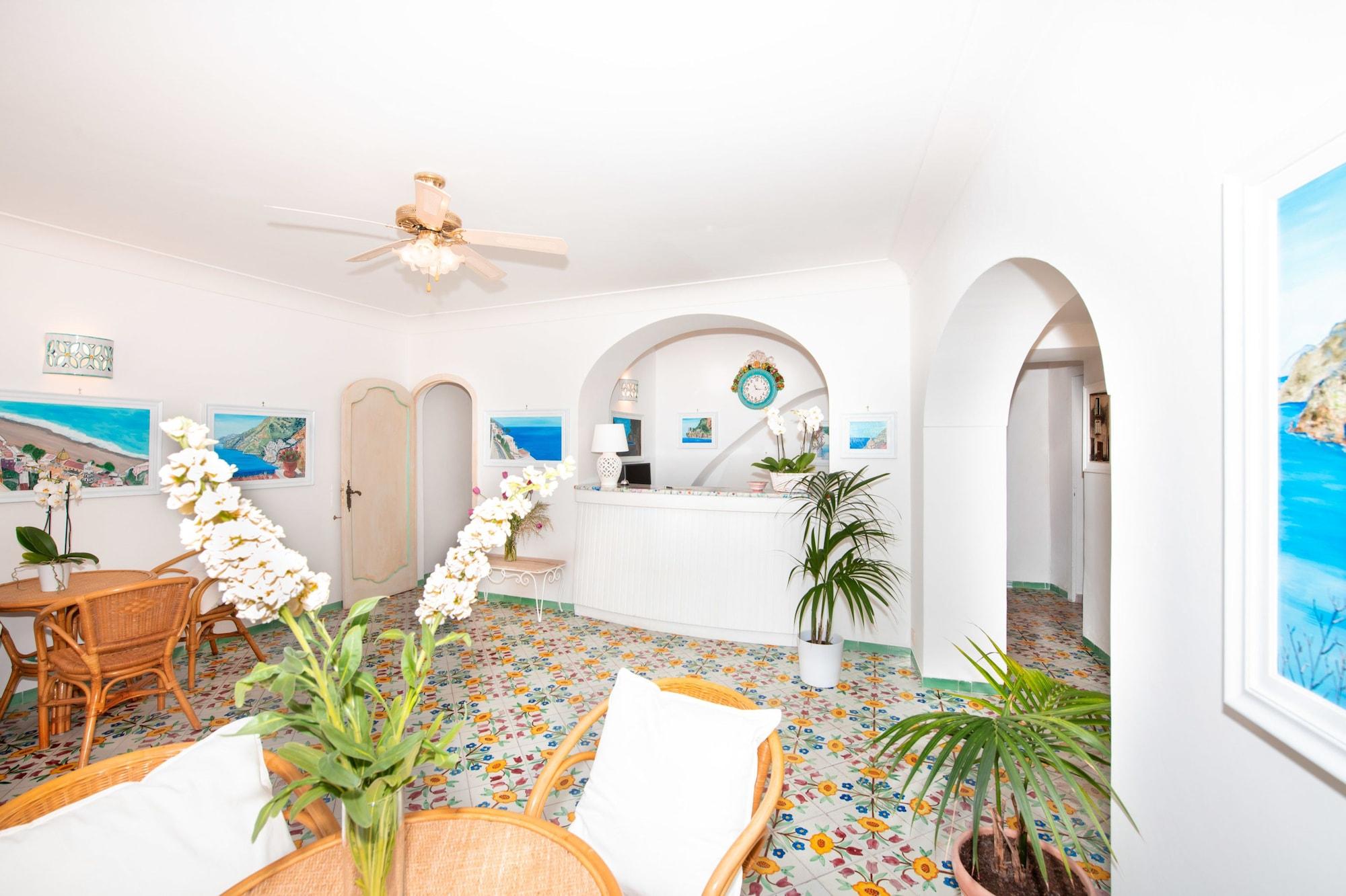 Vista Lobby Casa Guadagno