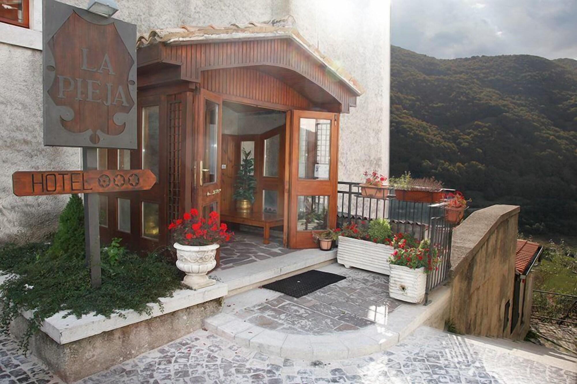 Varios Hotel La Pieja