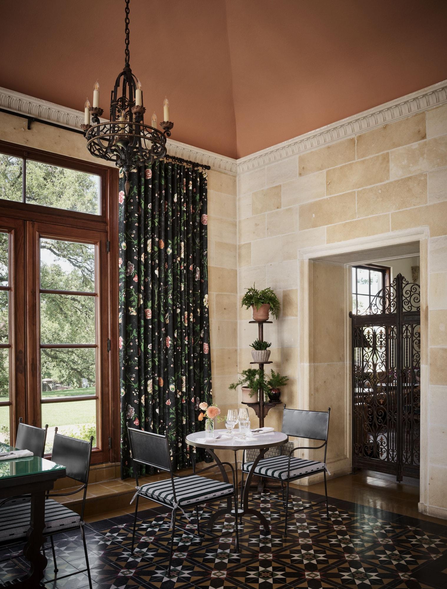 Restaurant Commodore Perry Estate, Auberge Collection