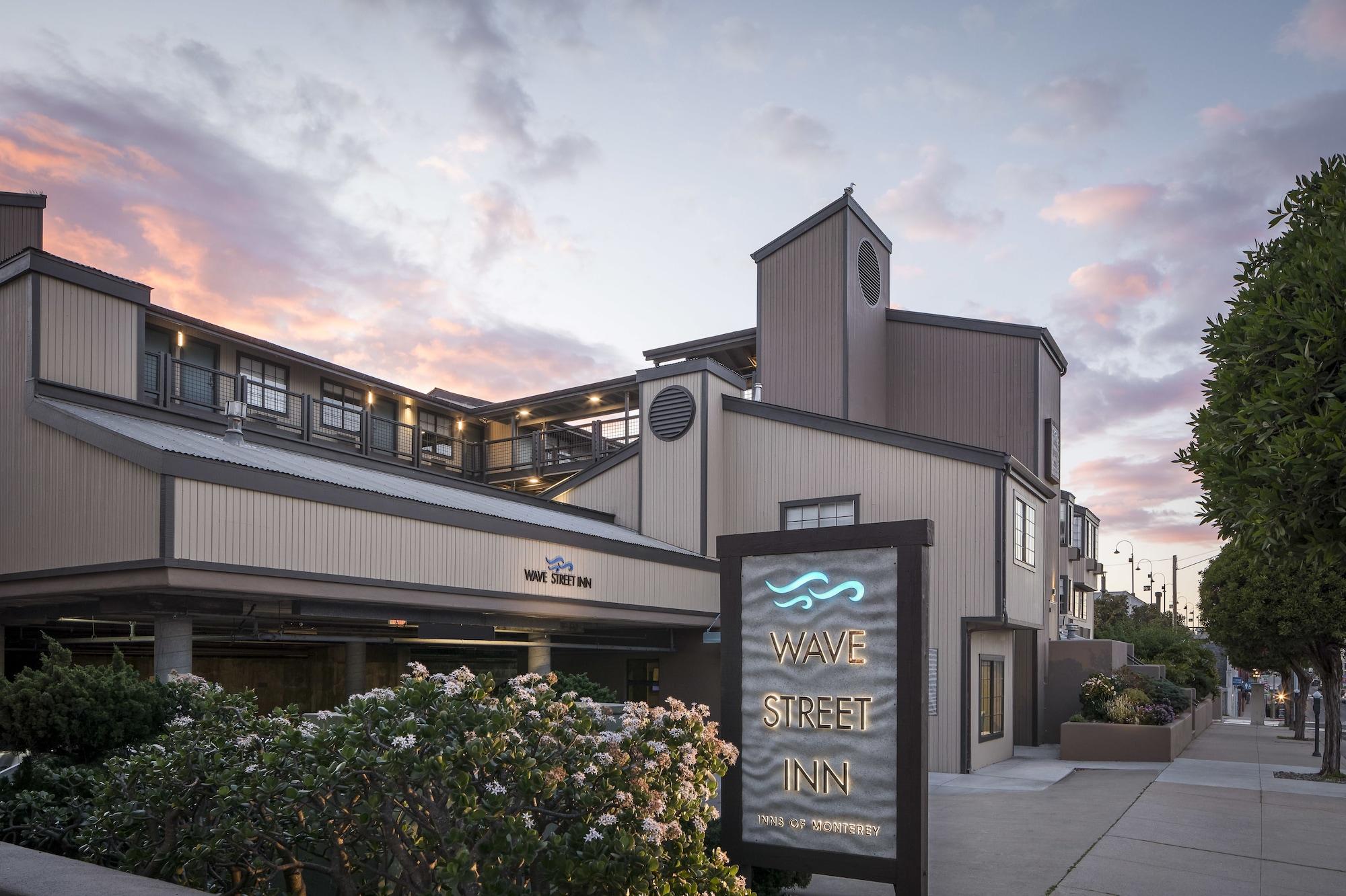 Varios Wave Street Inn