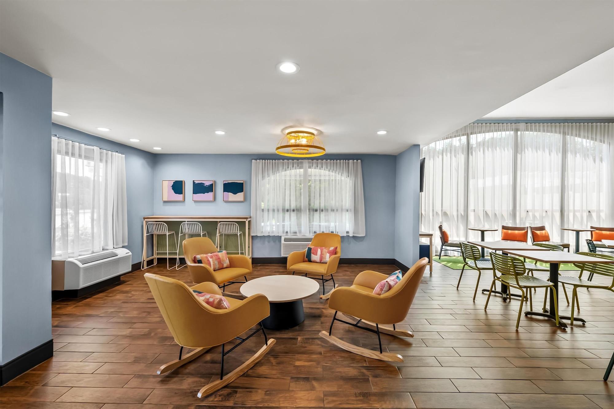 Vista Lobby Spark by Hilton Spring Lake Fayetteville