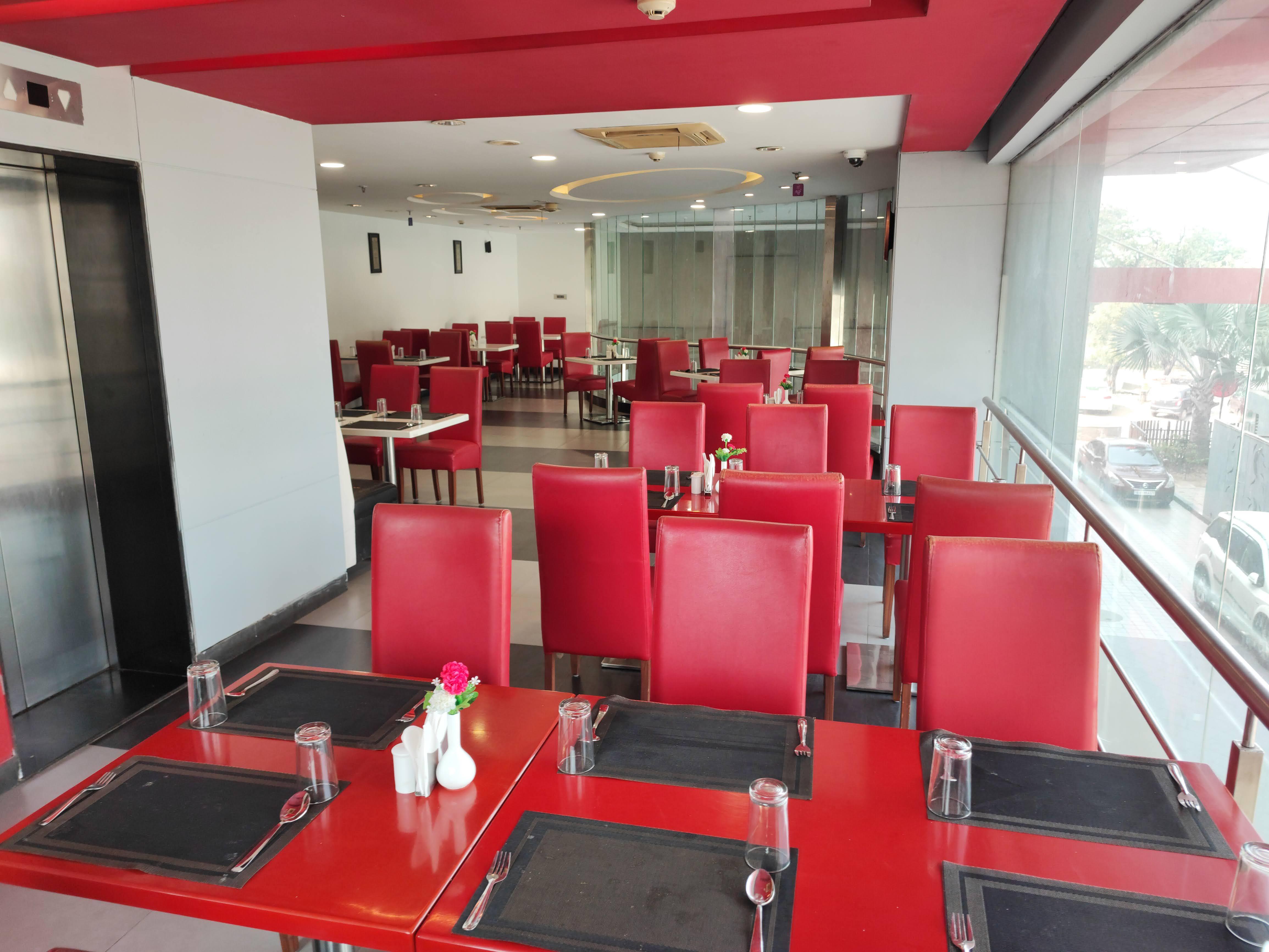 Restaurant Mango Hotels Tune, Ahmedabad