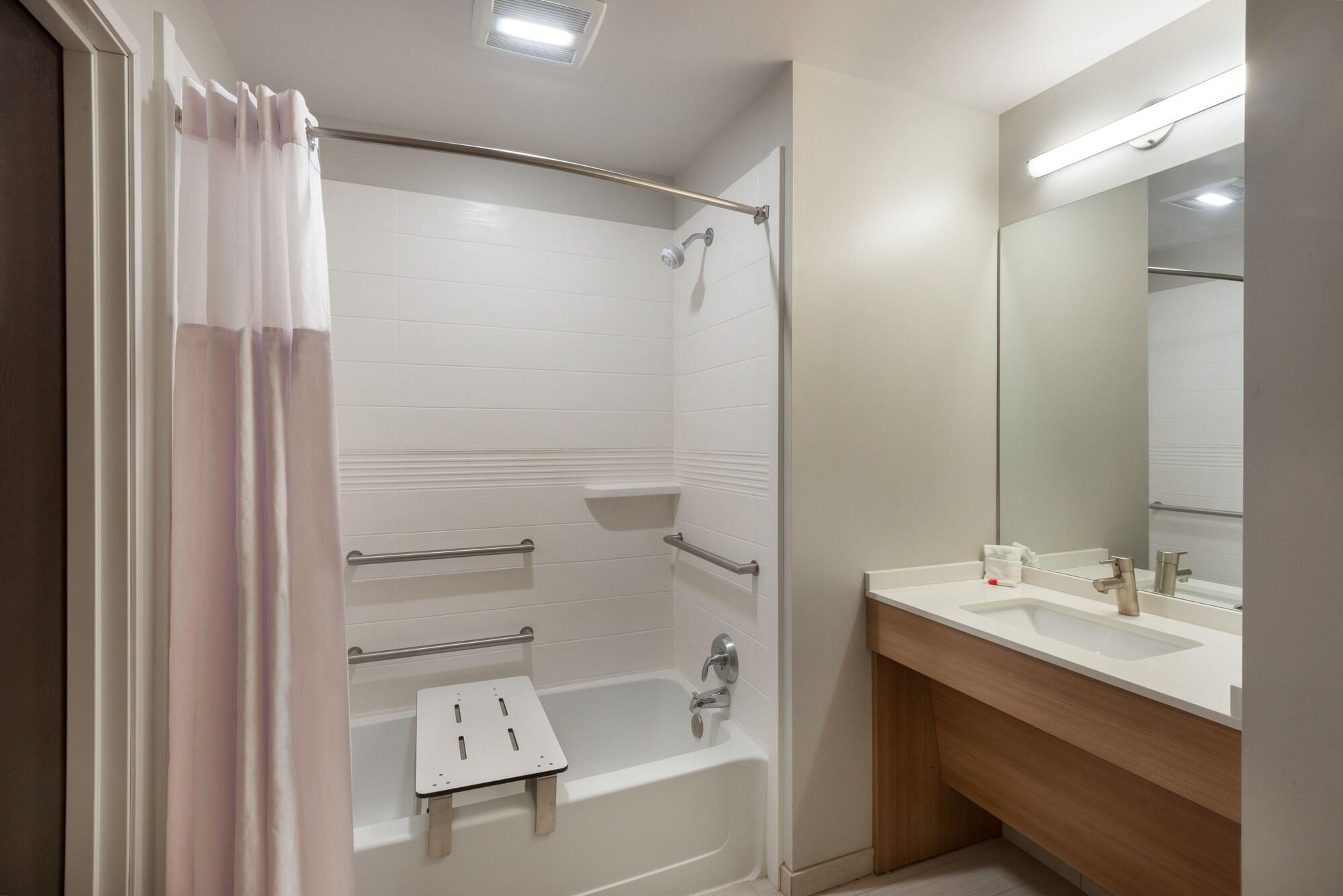 Equipamiento de Habitación Microtel Inn & Suites by Wyndham Warsaw