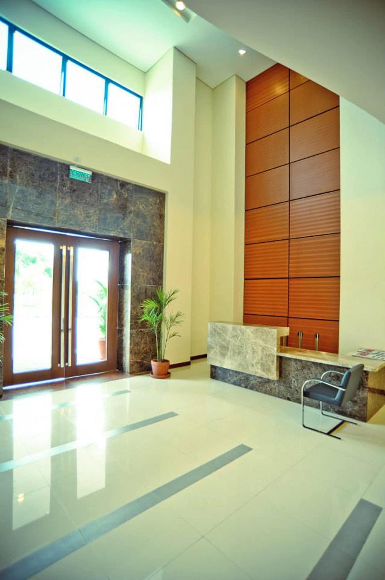 Vista Lobby SanTomas Suites
