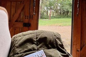 Alquiler Vacacional - Ambient stone guest house set amongst a historical farmhouse backdrop.