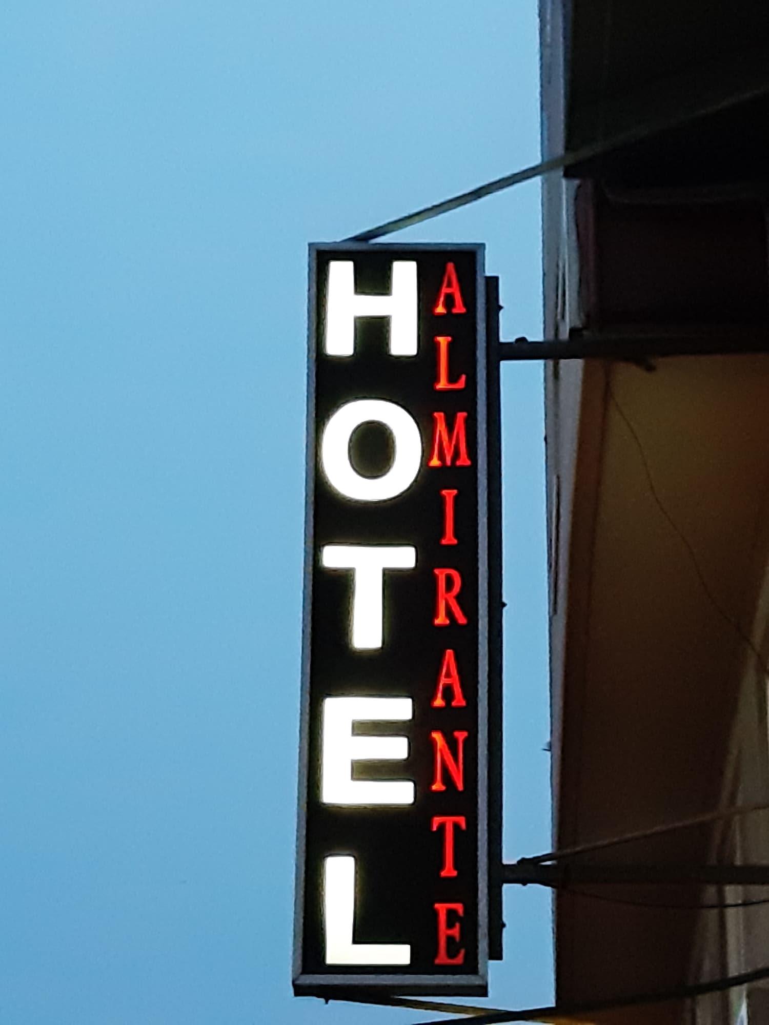 Vista Exterior Hotel Almirante